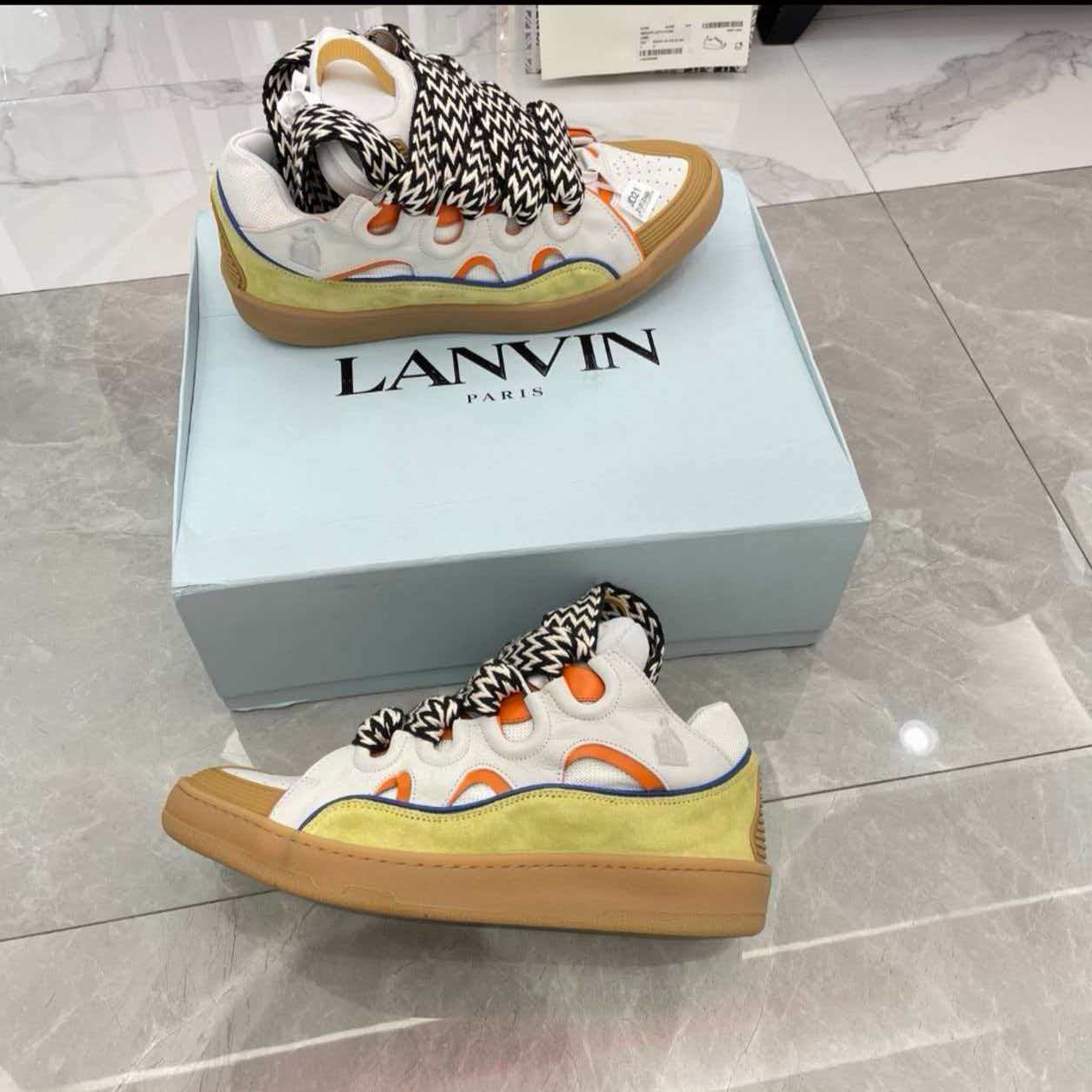 Lanvin Curb