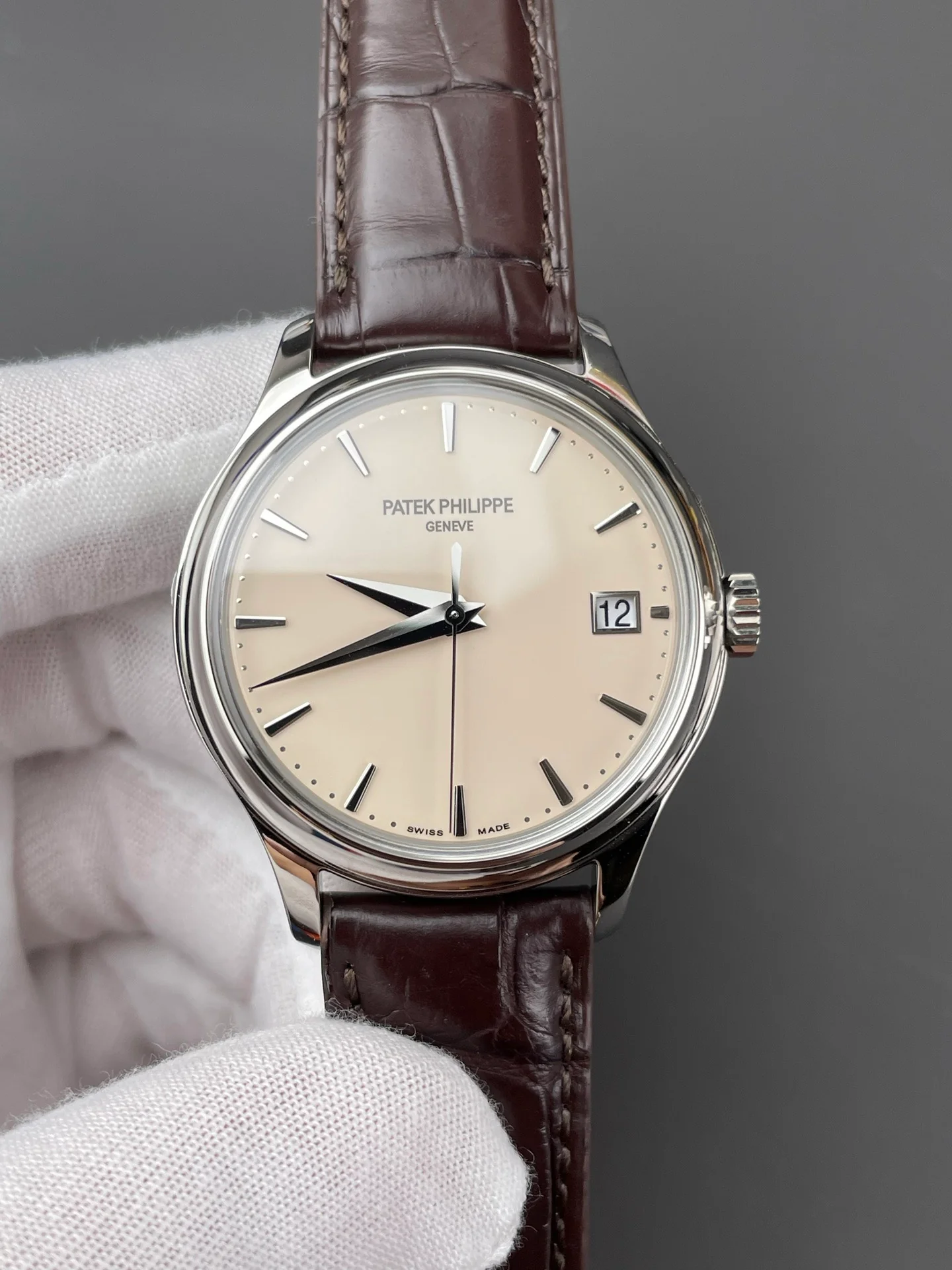 Patek Calatrava 5227G Officer Case White Gold Version