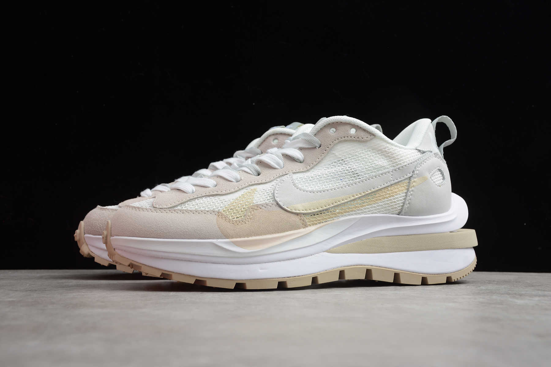 Sacai x Nike Pegasus Vaporfly SP Light Grey Off White BV0073-307