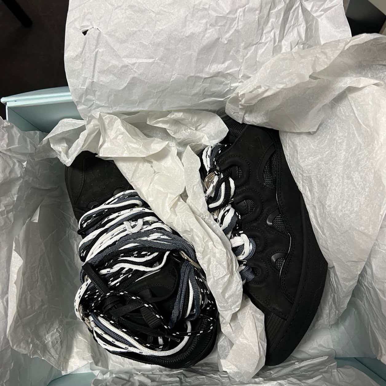 Lanvin Curb