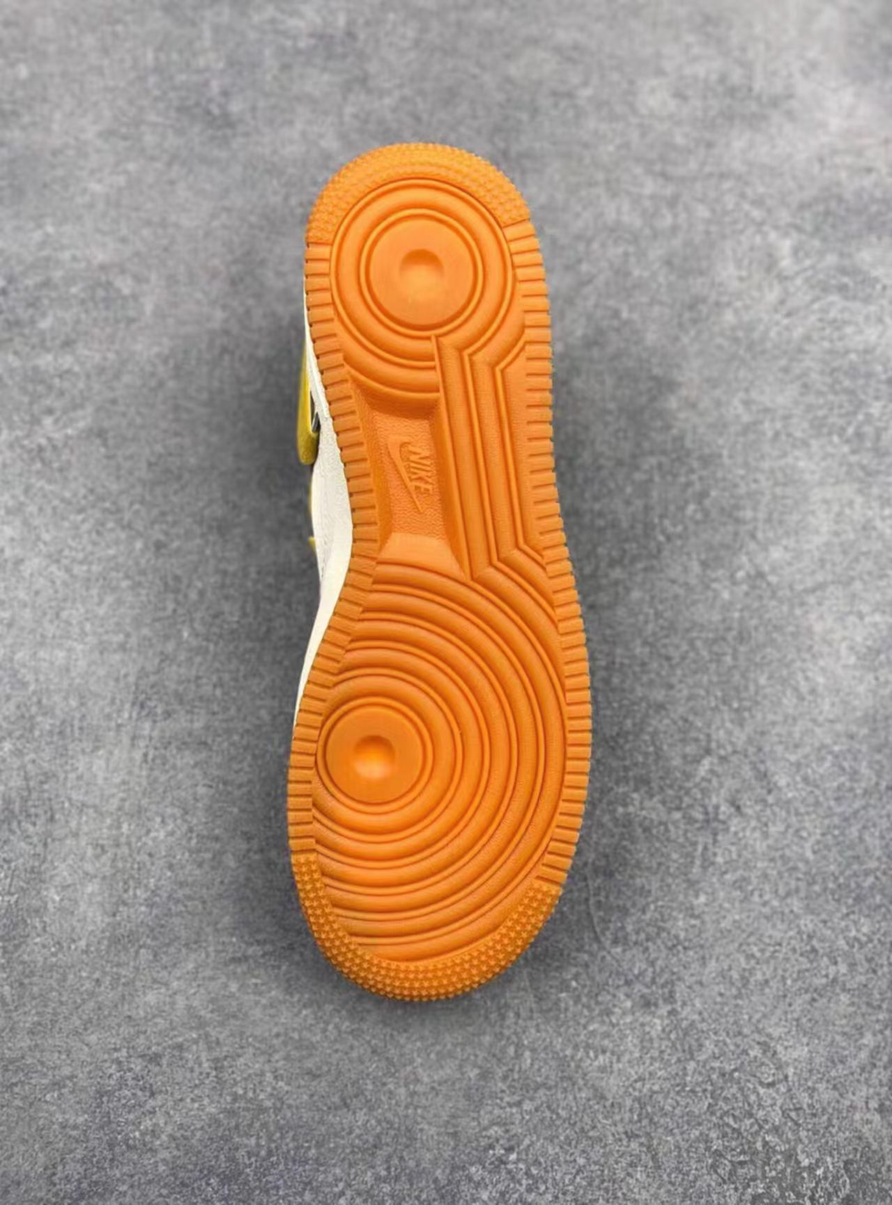 Nike Air Force 1 Low 