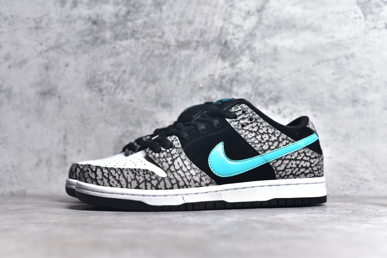 NIKE SB DUNK LOW ATMOS ELEPHANT MEN'S BQ6817-009
