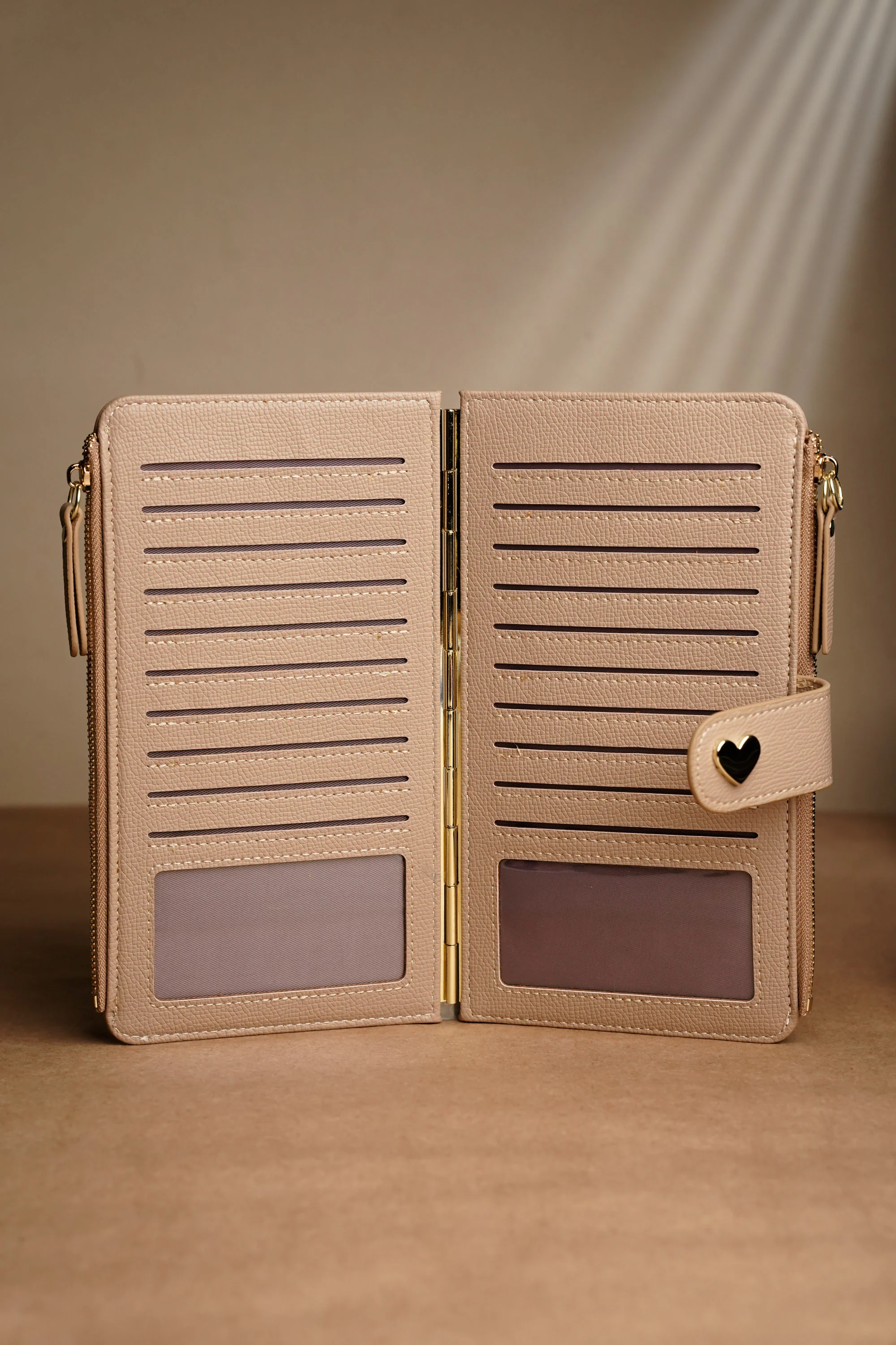 Sand Sculpt Wallet With Detachable Sling