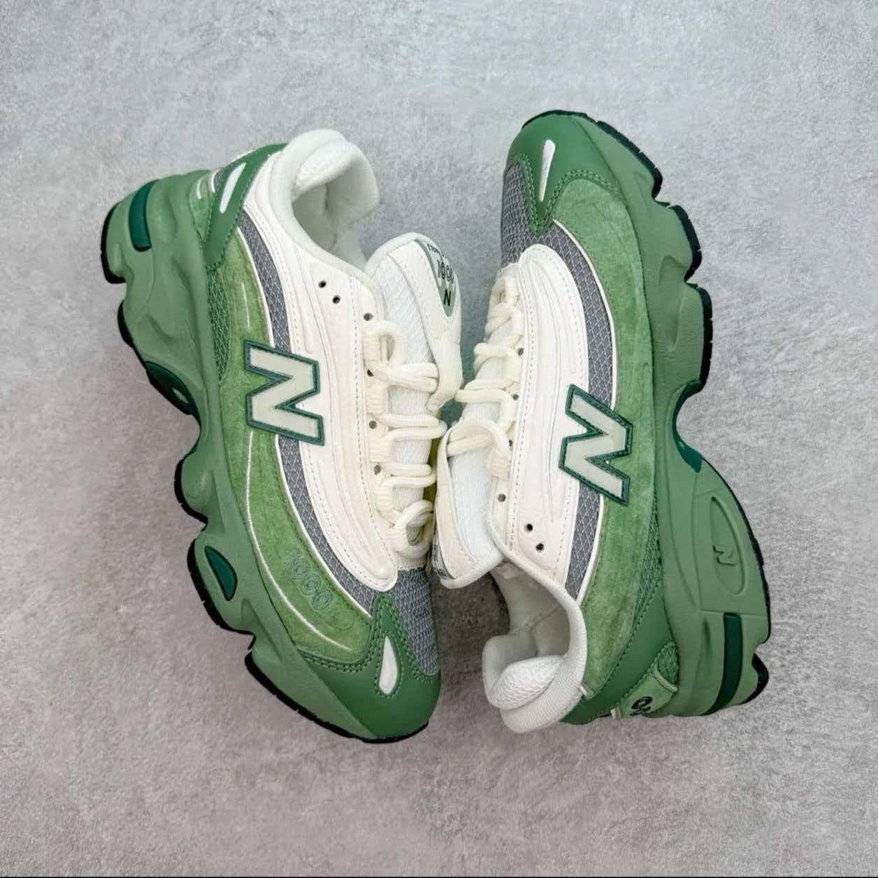 New Balance 1000 