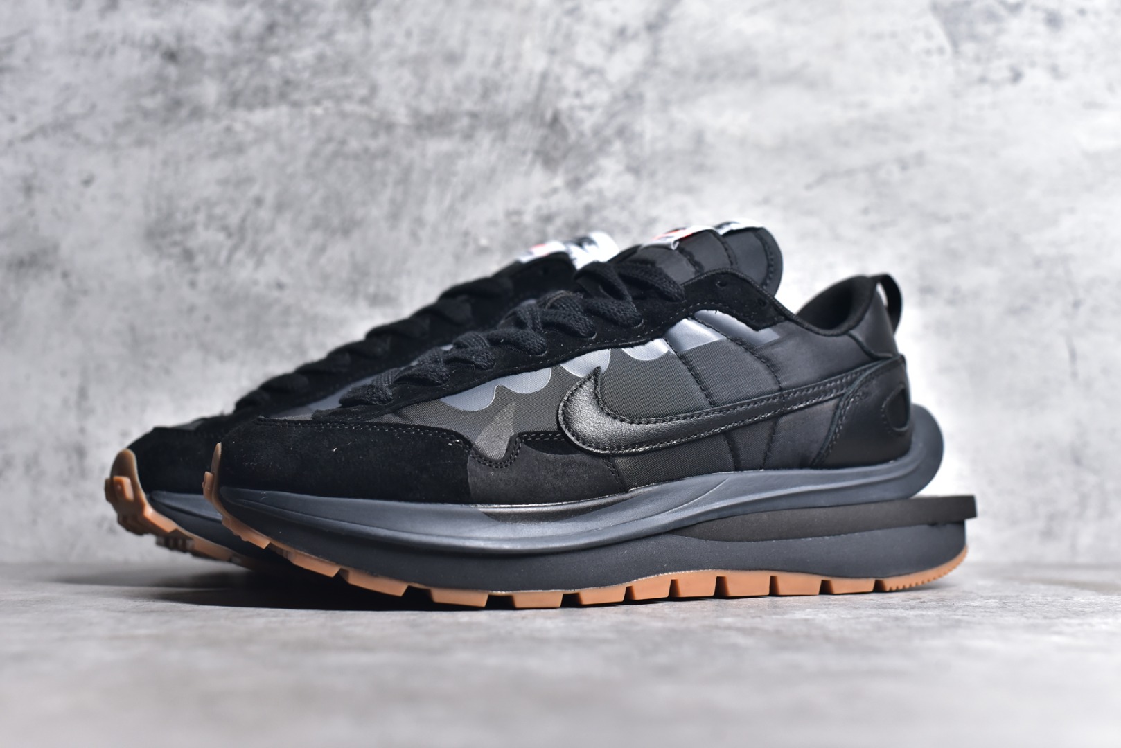 LJ BATCH NIKE VAPORWAFFLE SACAI BLACK GUM DD1875-001