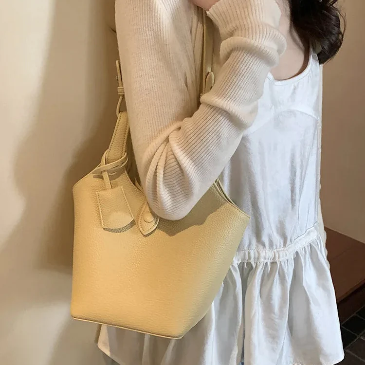 Lyra Bucket Tote