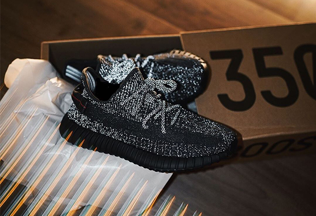 Yeezy Boost 350 V2 