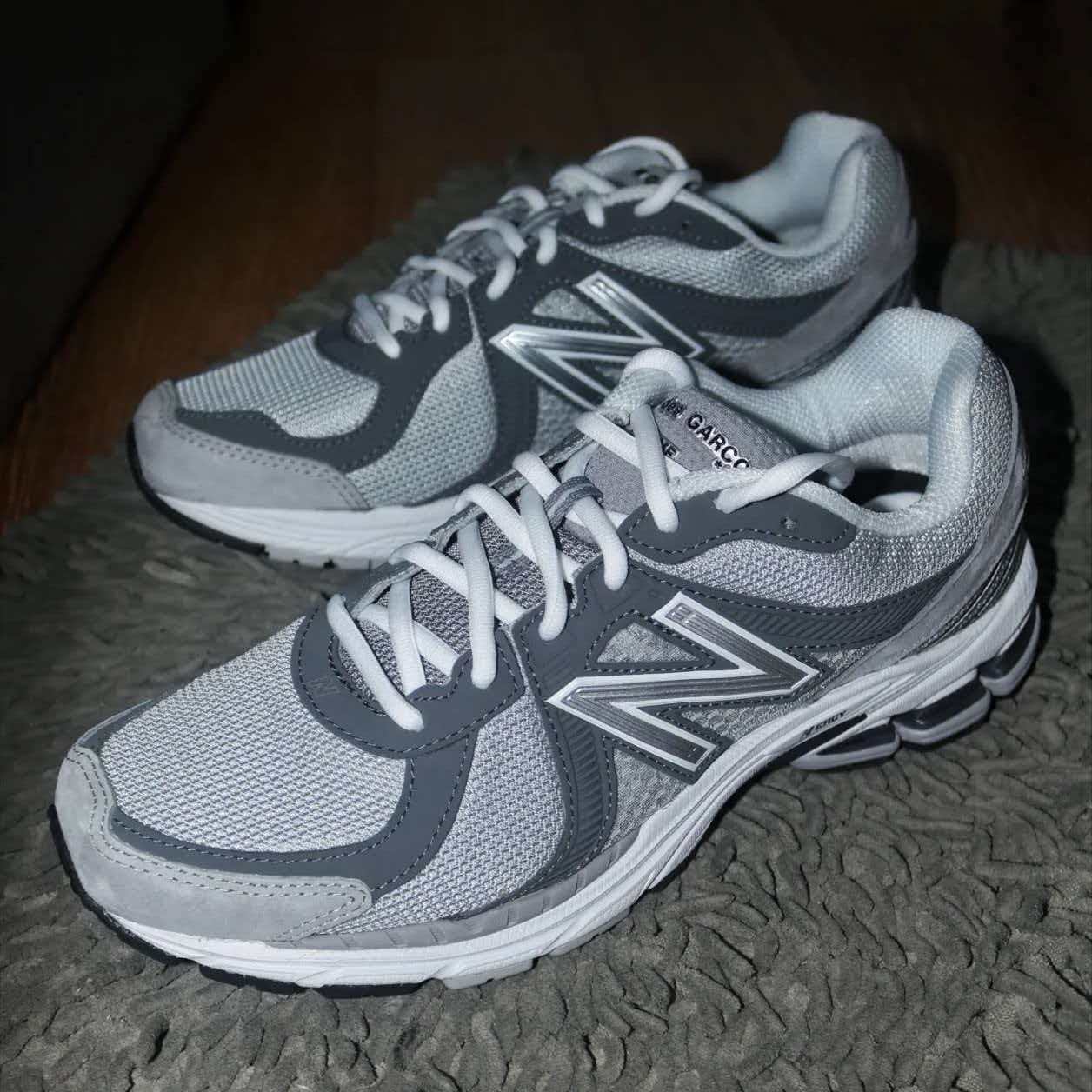 COMME des GARÇONS HOMME x New Balance 860v2 