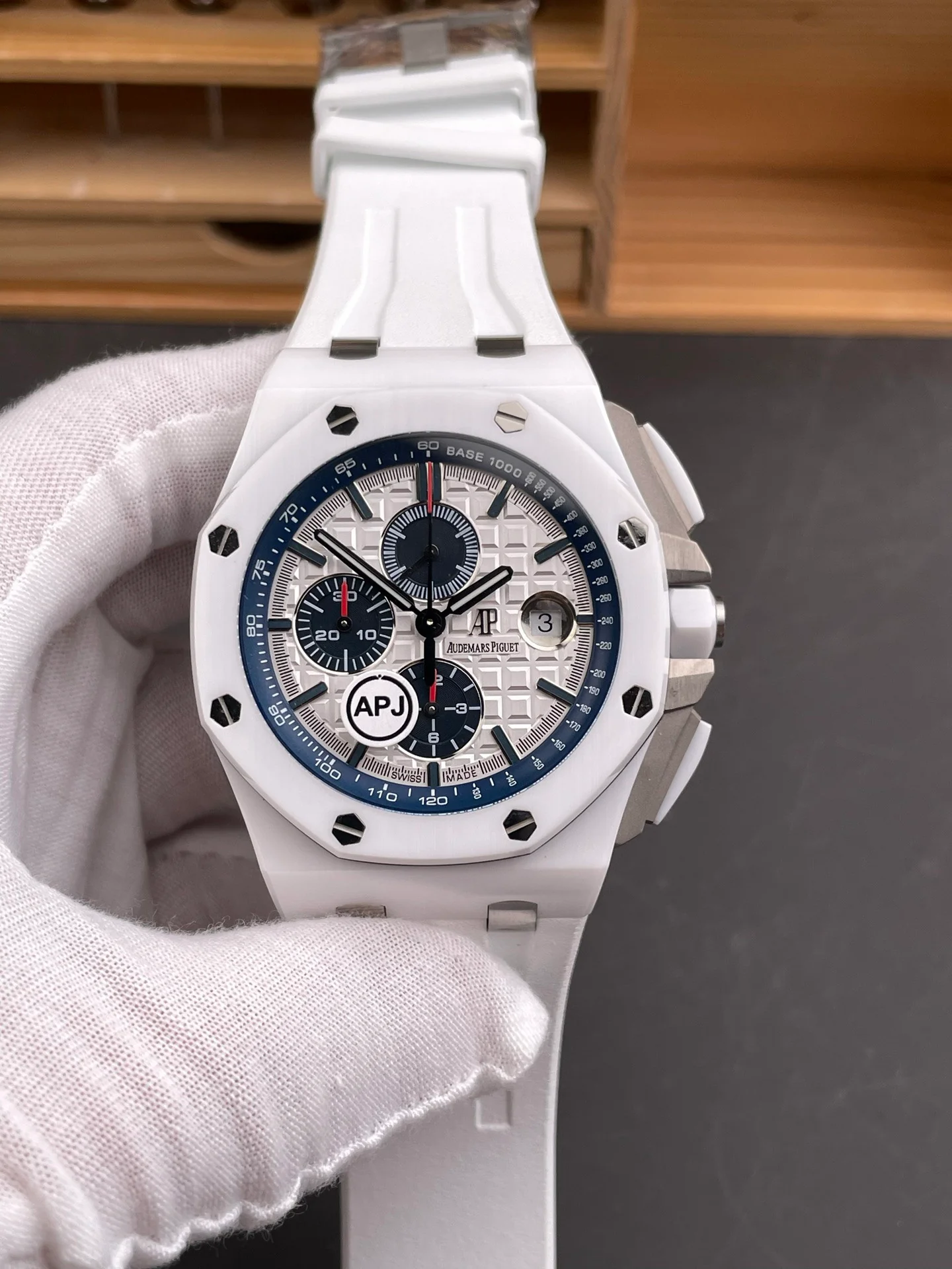 Royal Oak 16202 White Ceramic