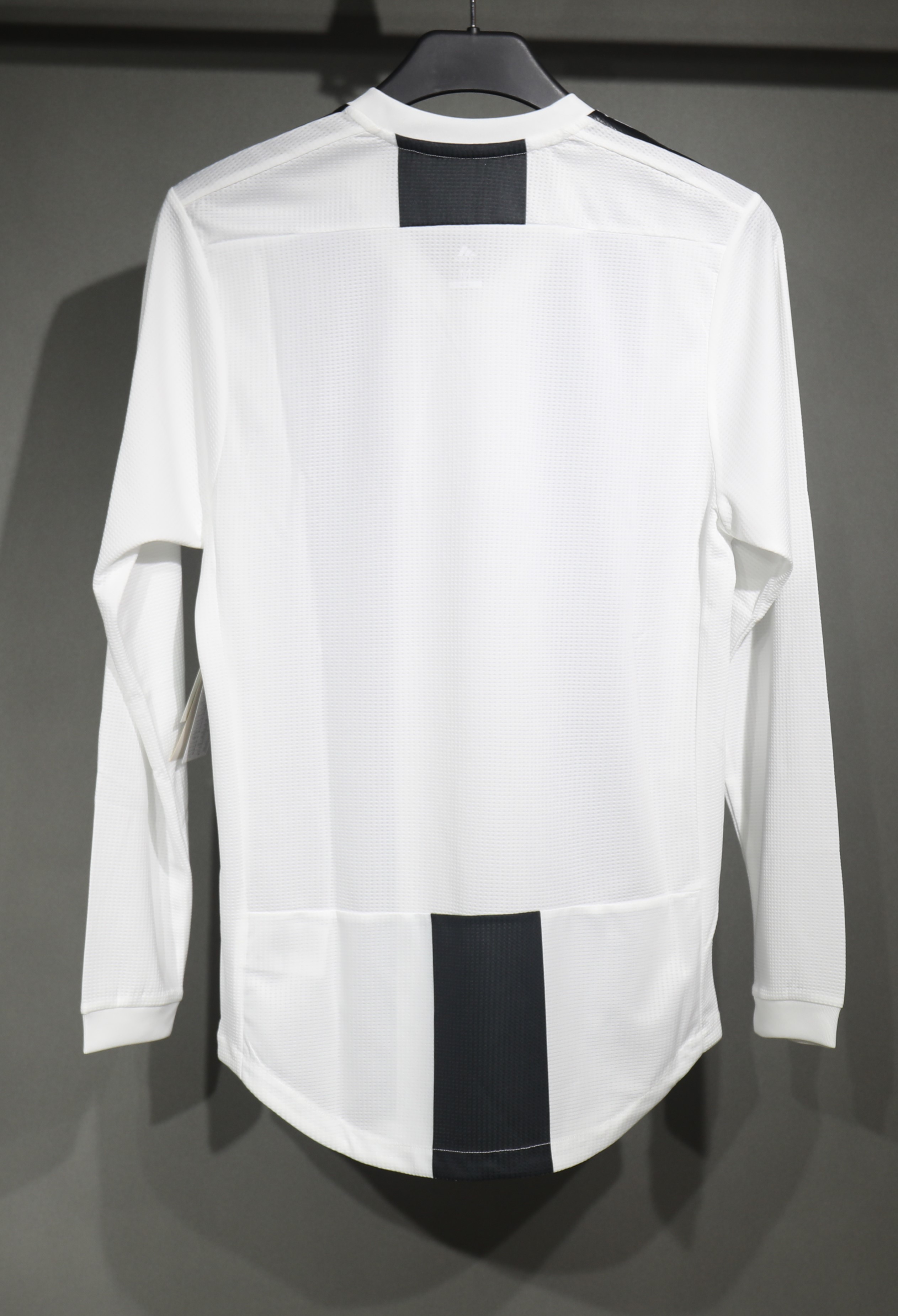 Juventus Retro Authentic Soccer Jersey Home Long Sleeve Shirt 2018-19