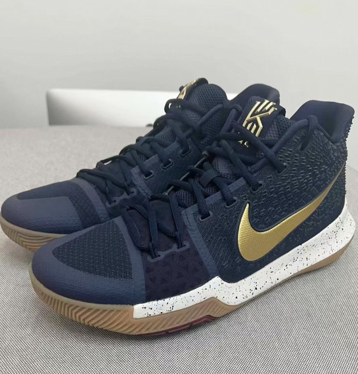 Nike Kyrie 3 Obsidian Gold