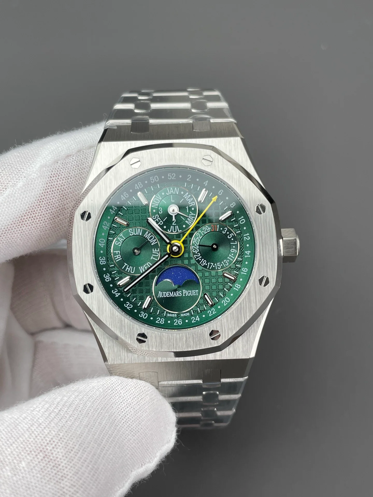 Royal Oak 26574 Green Dial Multi-function
