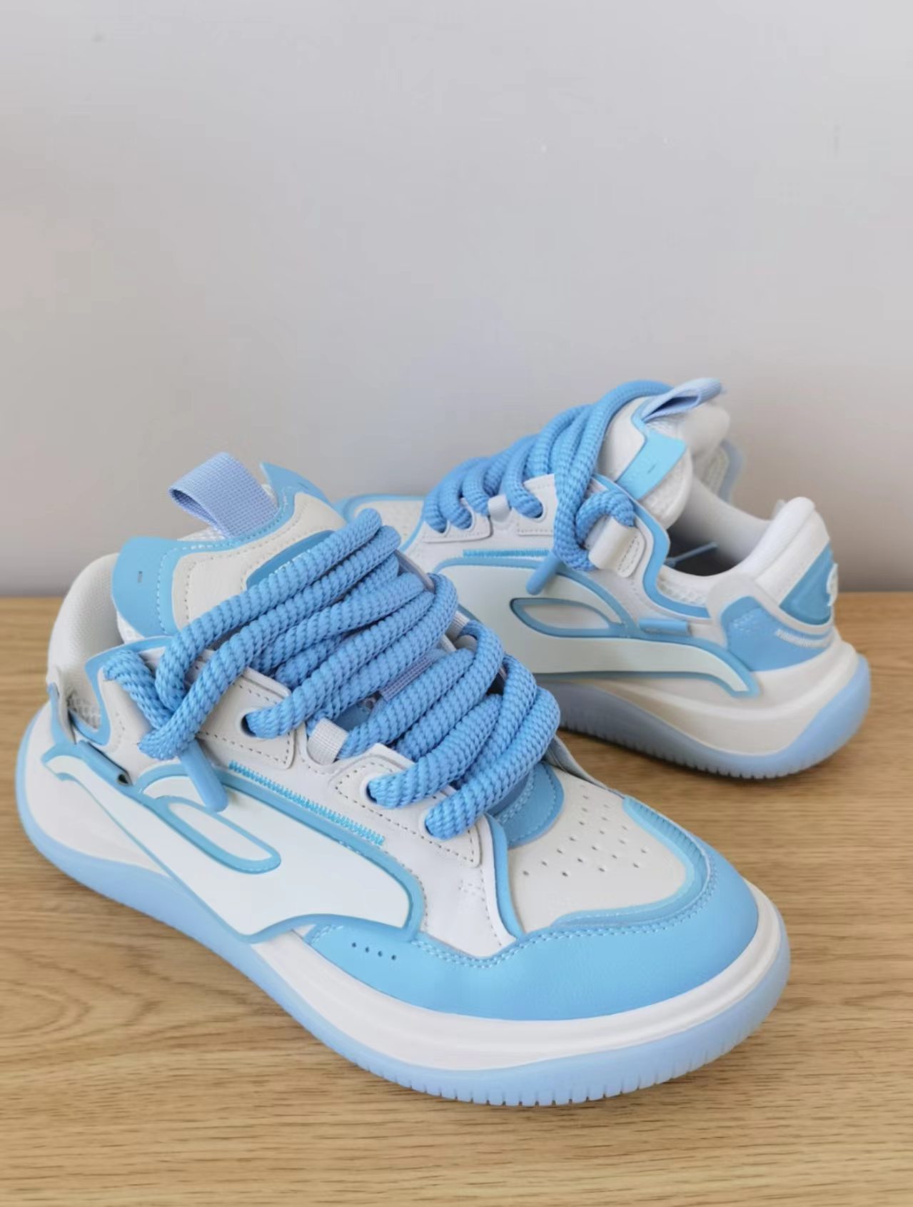 DAISY FELLOWES Rocket 001 Low-Top Sneakers