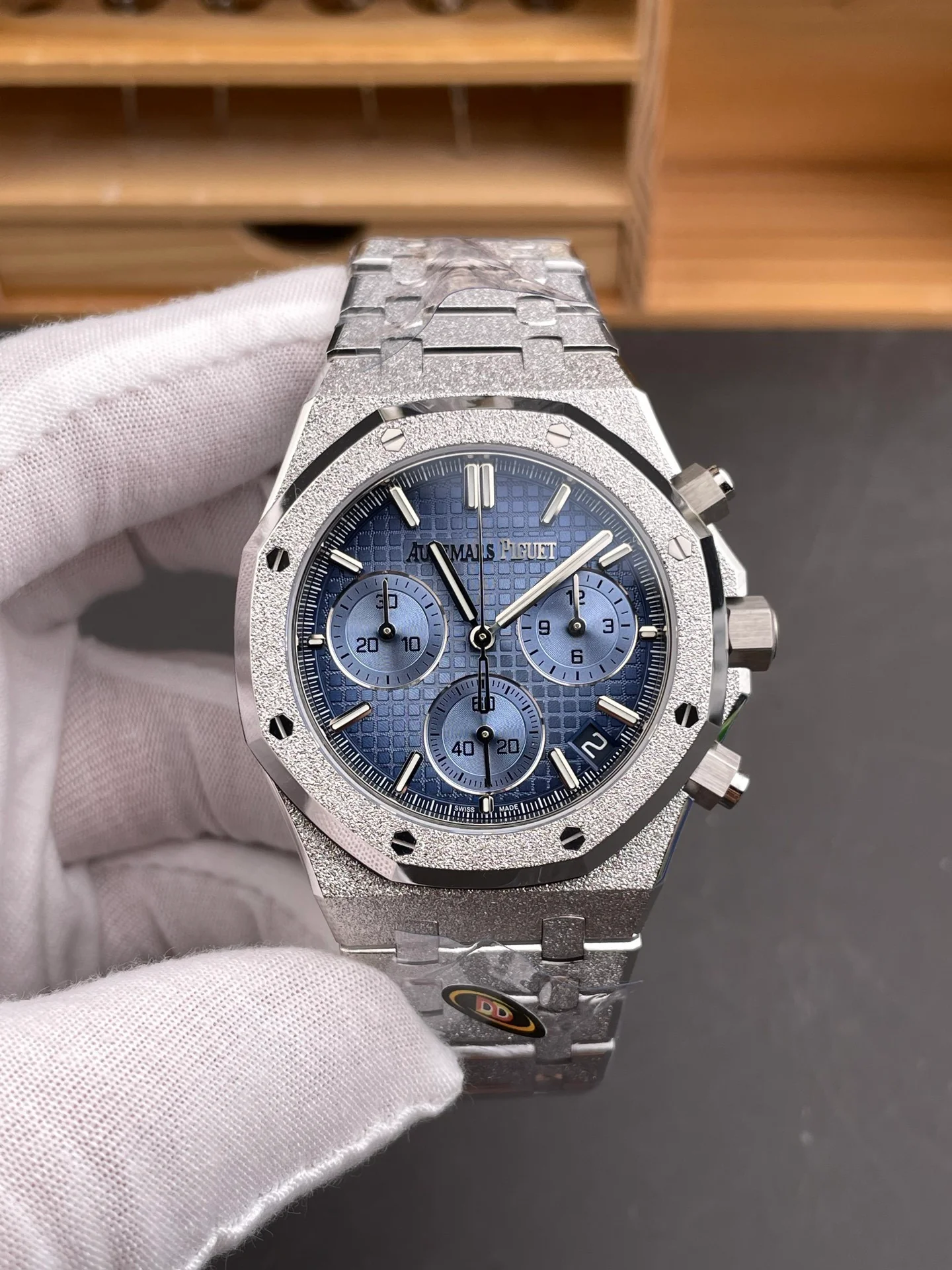 Royal Oak 26240 Frosted Gold Blue Dial