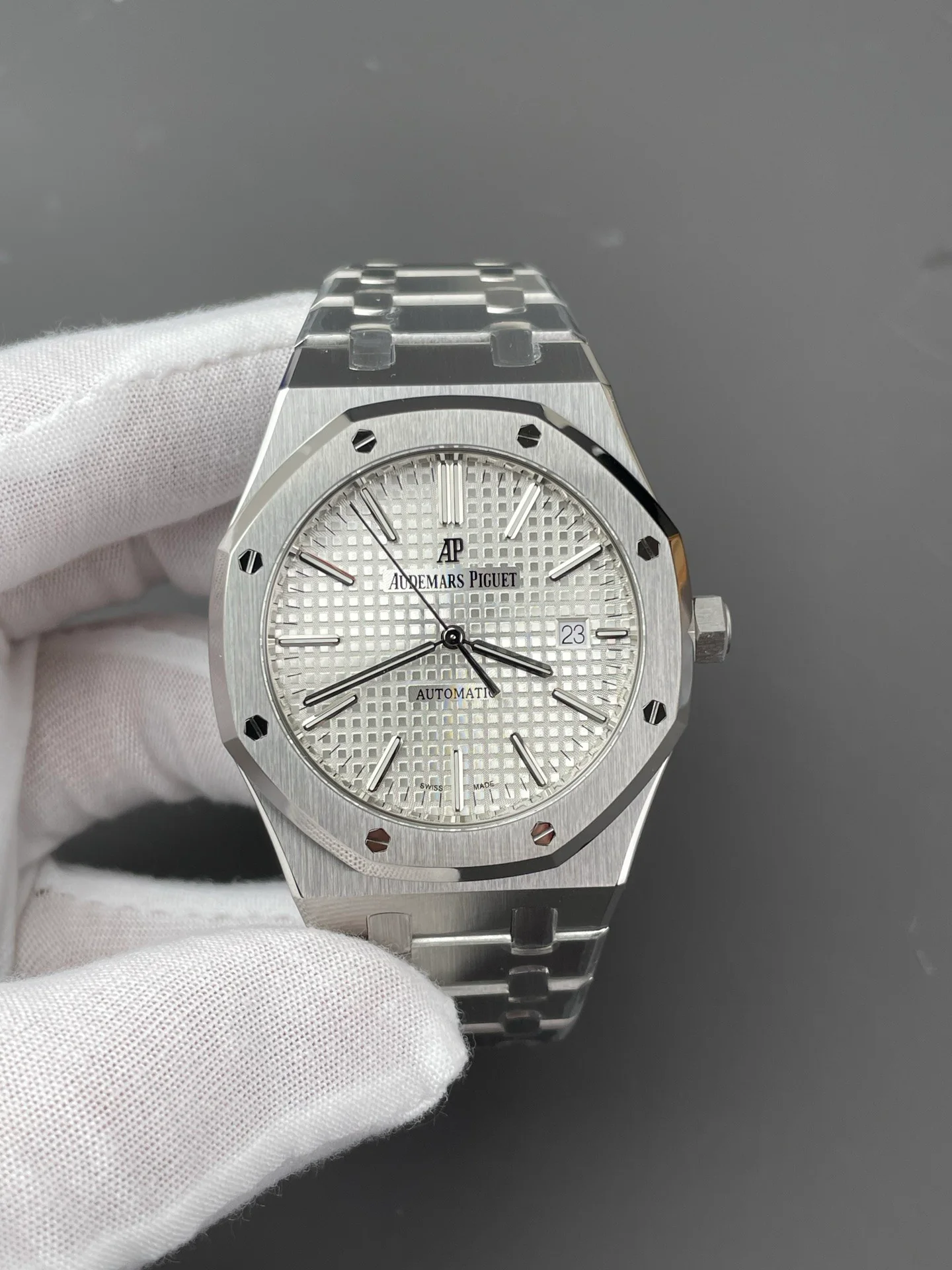 Royal Oak 15400 White Dial