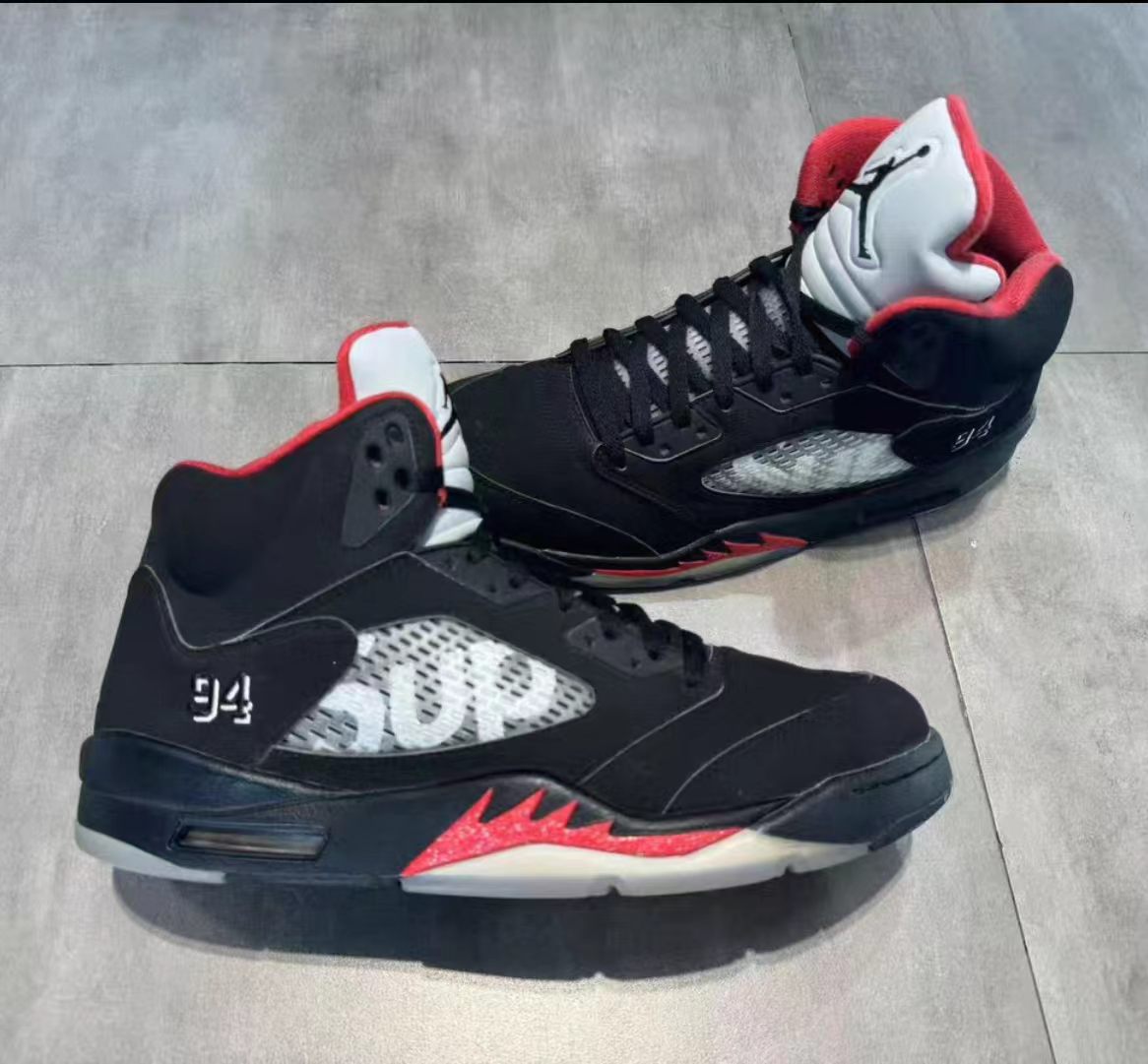 Supreme x Air Jordan 5 Retro "Black"