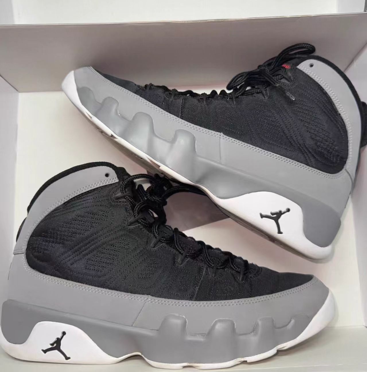 Air Jordan 9 Retro "Particle Grey"