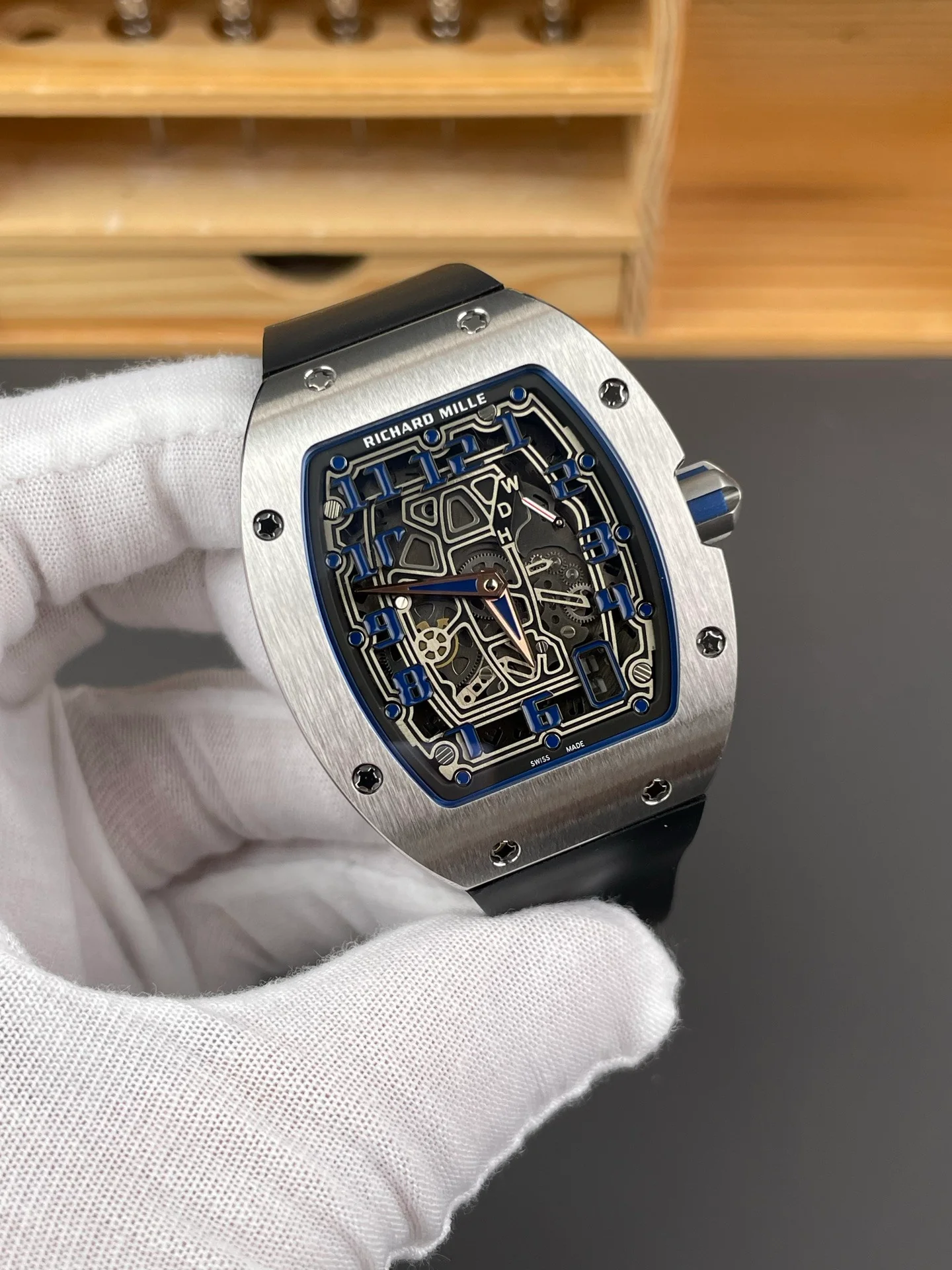 RM67-01 Titanium Case Blue Markers