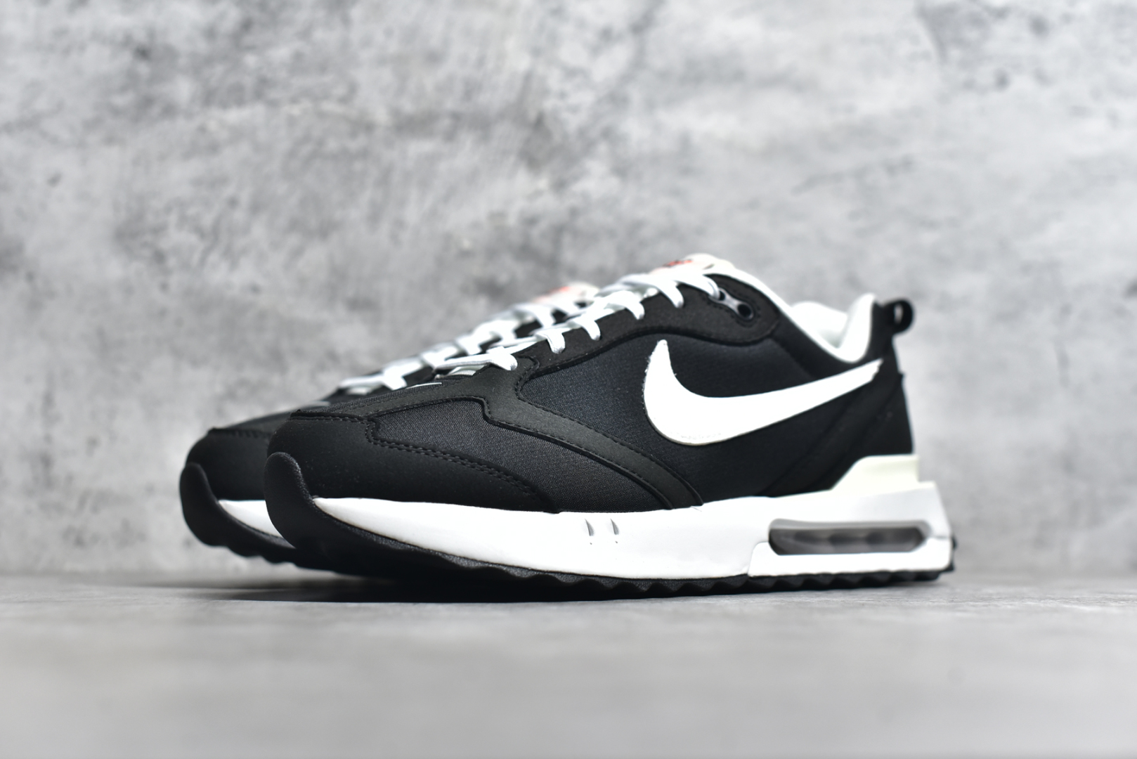 AIR MAX DAWN BLACK WHITE DJ3624-001