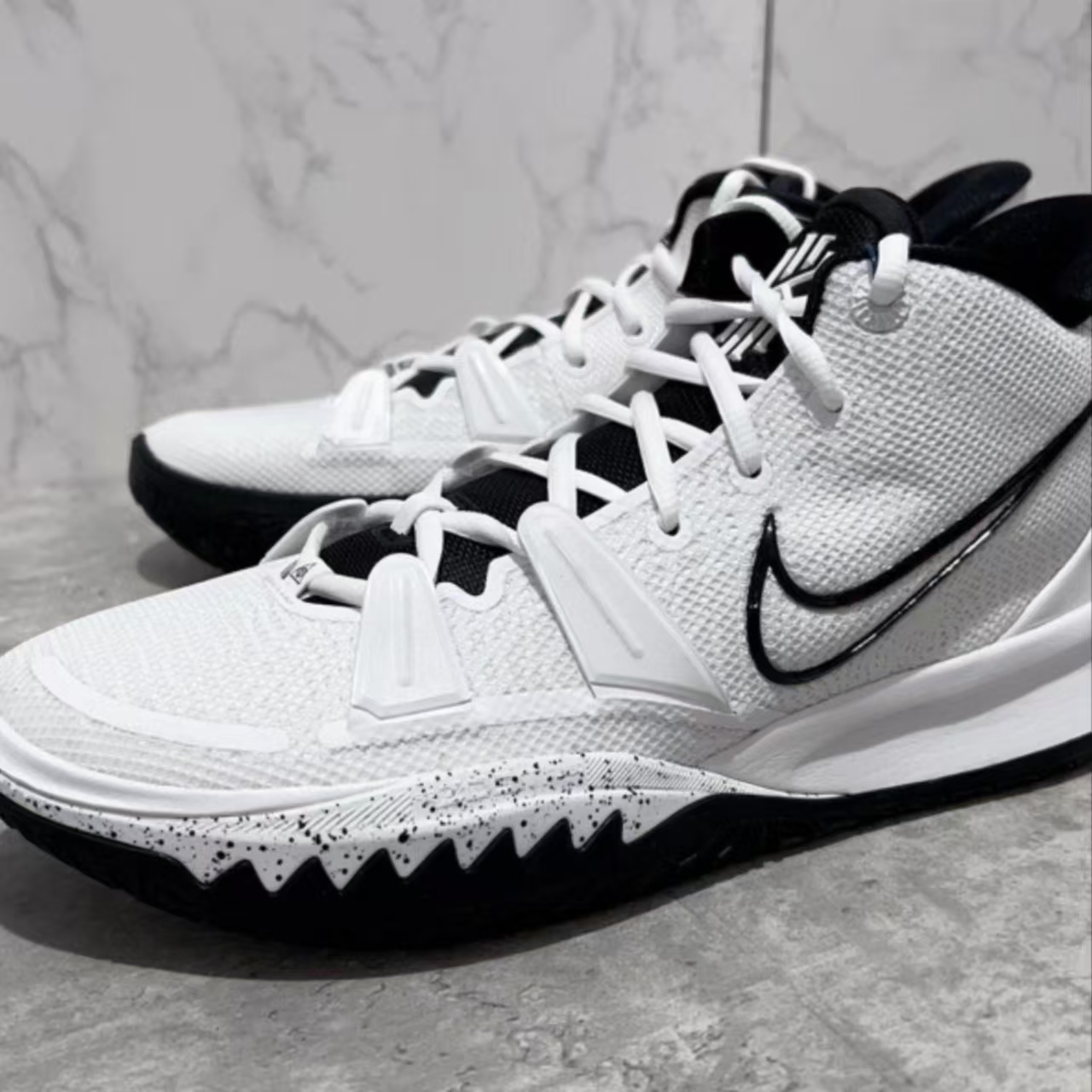 Nike Kyrie 7 