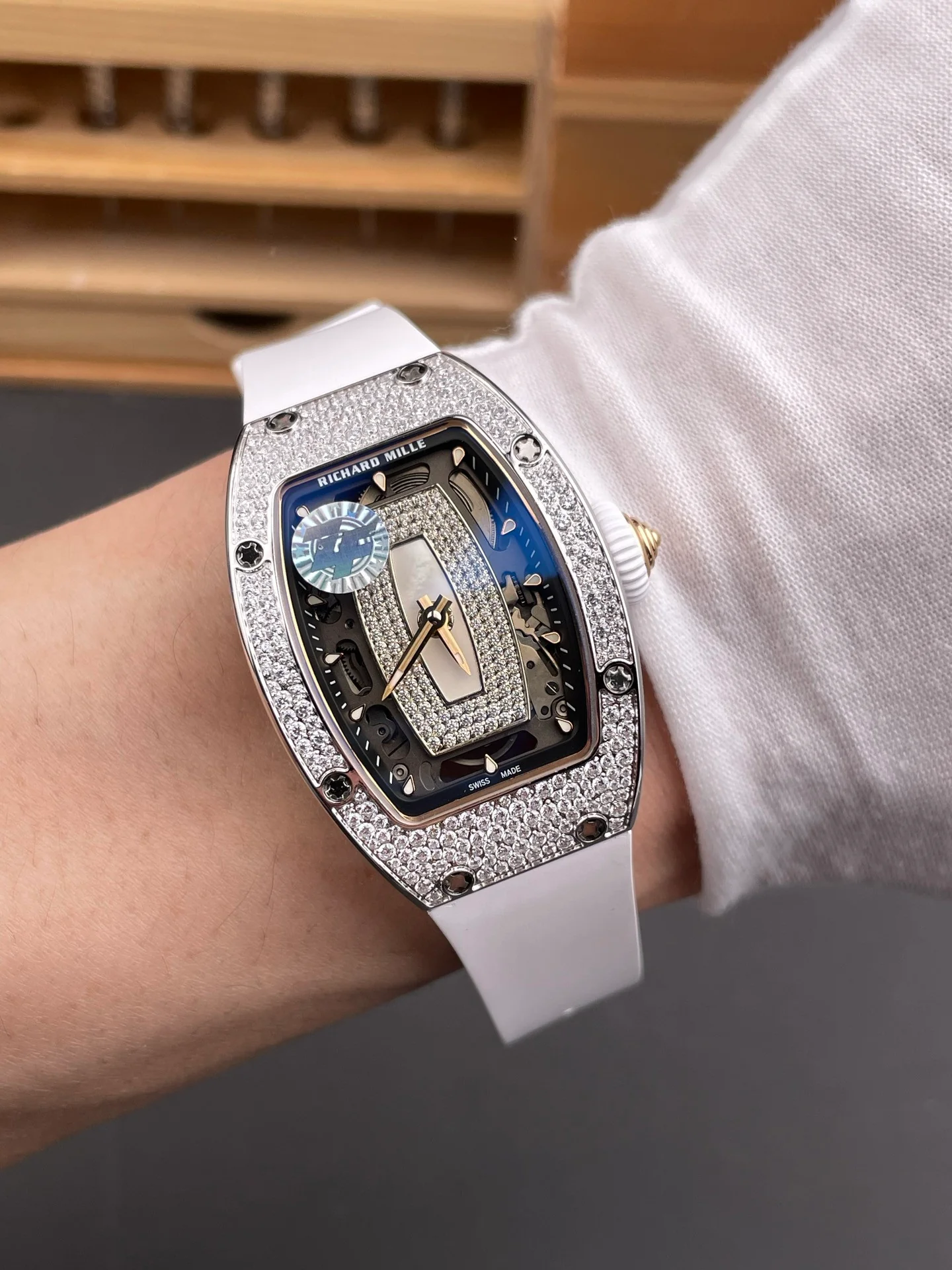 RM07-01 Snowflake Diamond Mother-of-Pearl Dial Red Lips