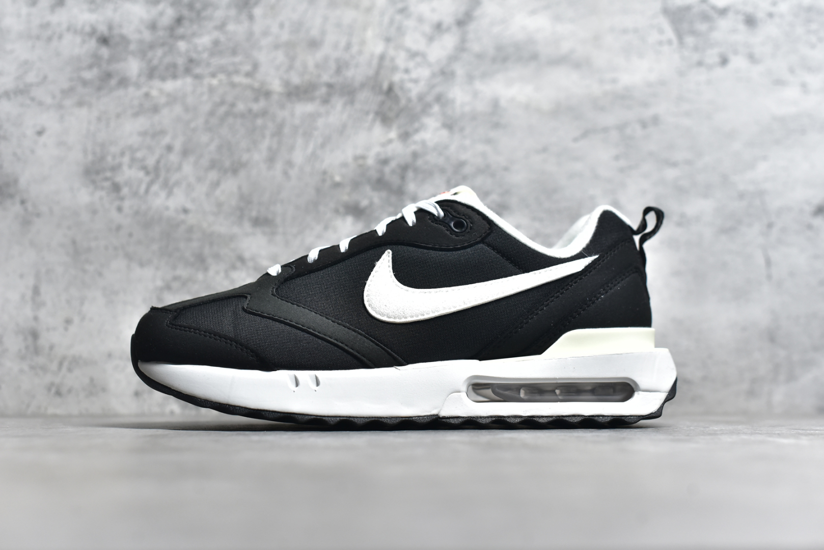 AIR MAX DAWN BLACK WHITE DJ3624-001