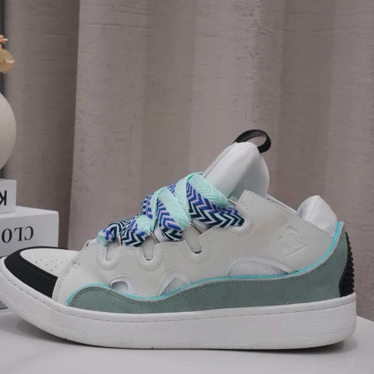 Lanvin Curb