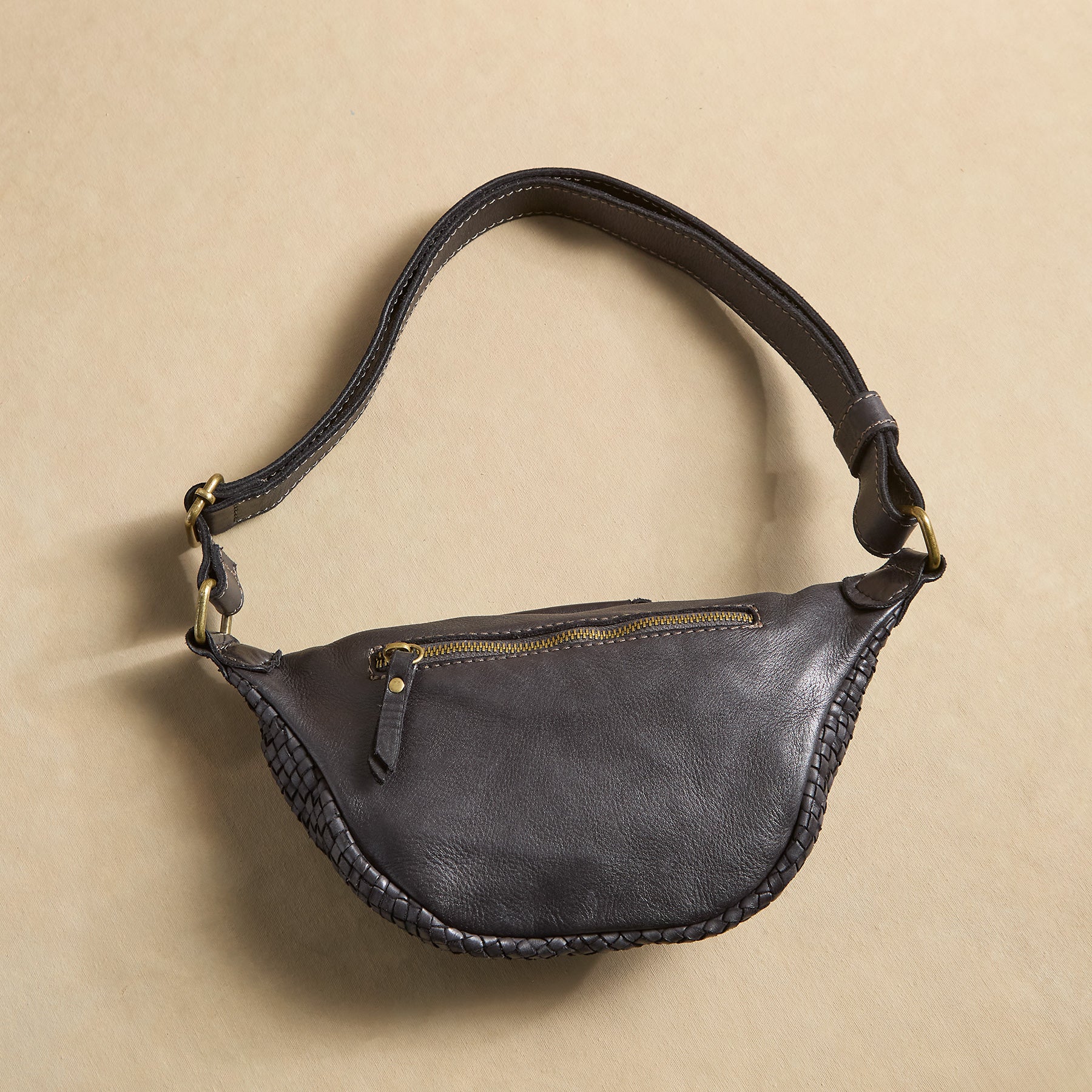 Edelgard Sling Bag
