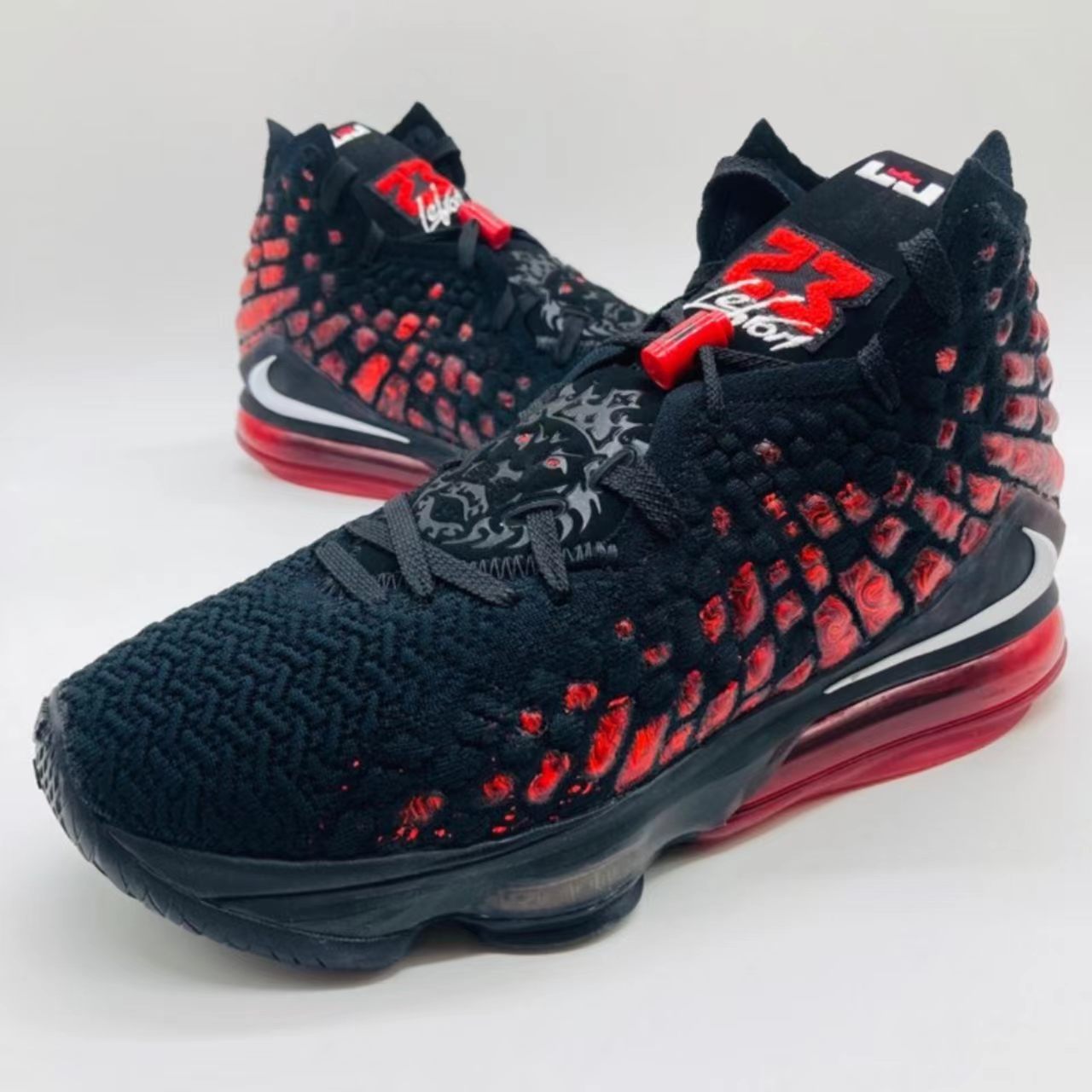 Nike LeBron 17 