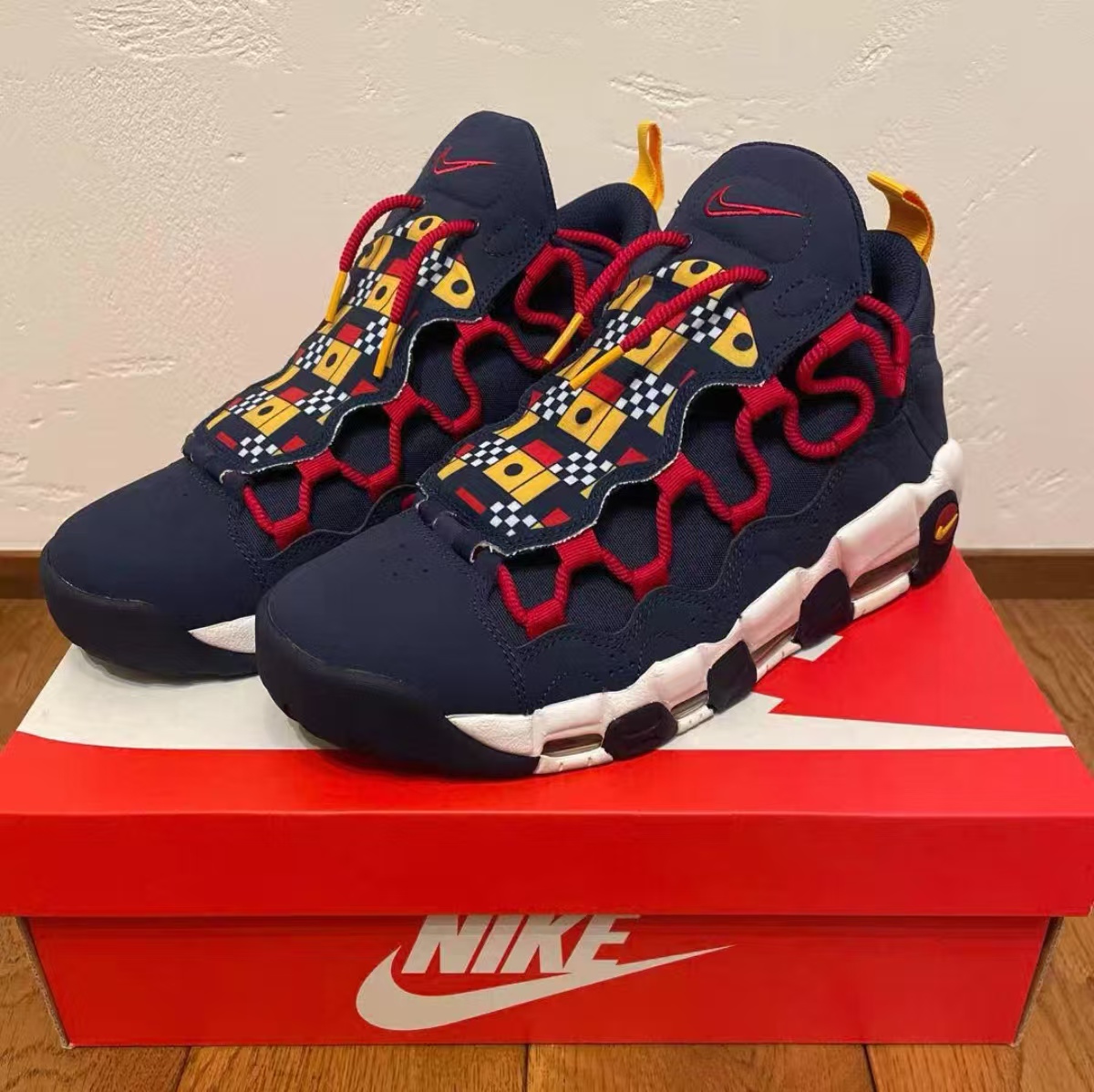 Nike Air More Money 