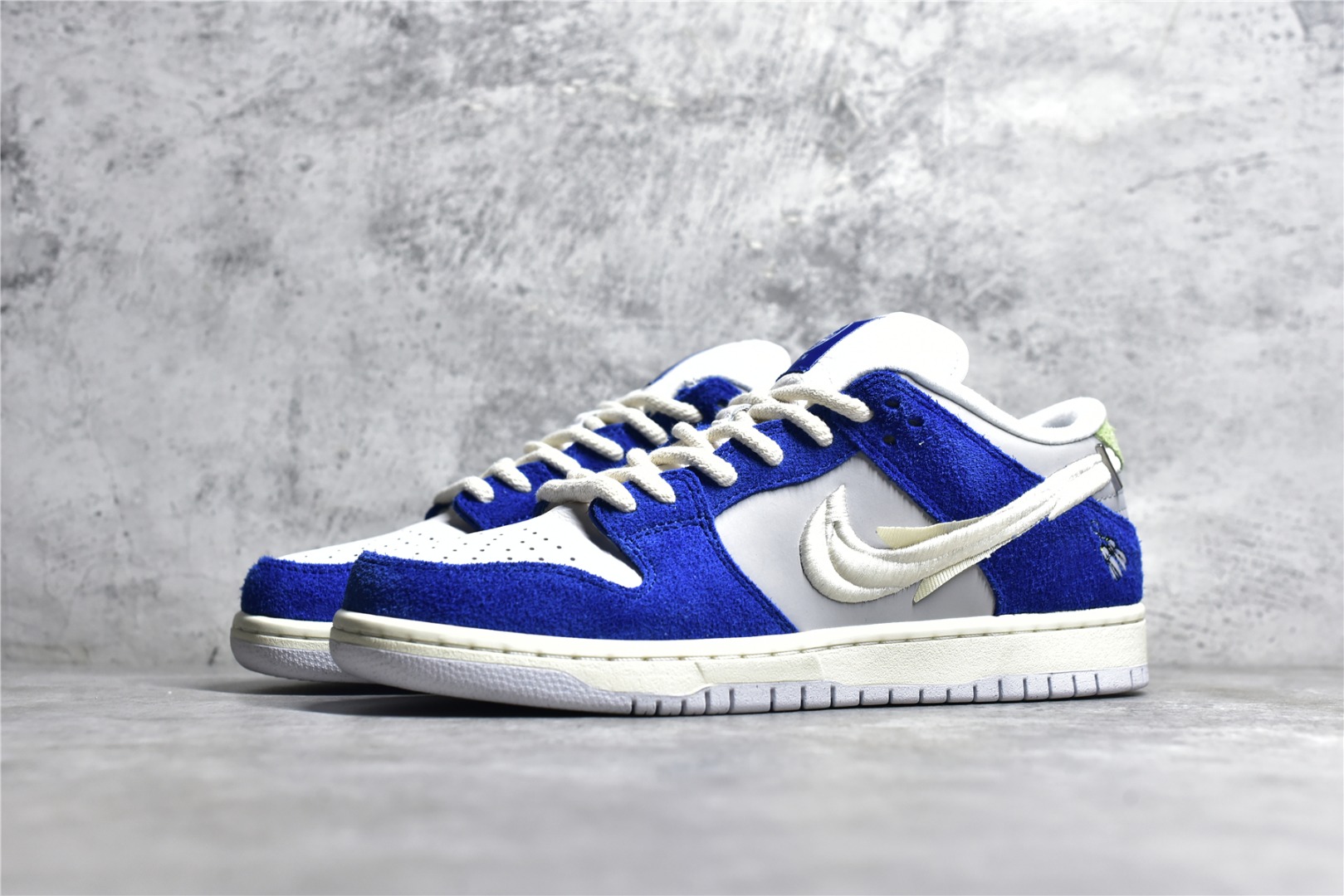 NIKE SB DUNK LOW PRO FLY STREETWEAR  DQ5130-400