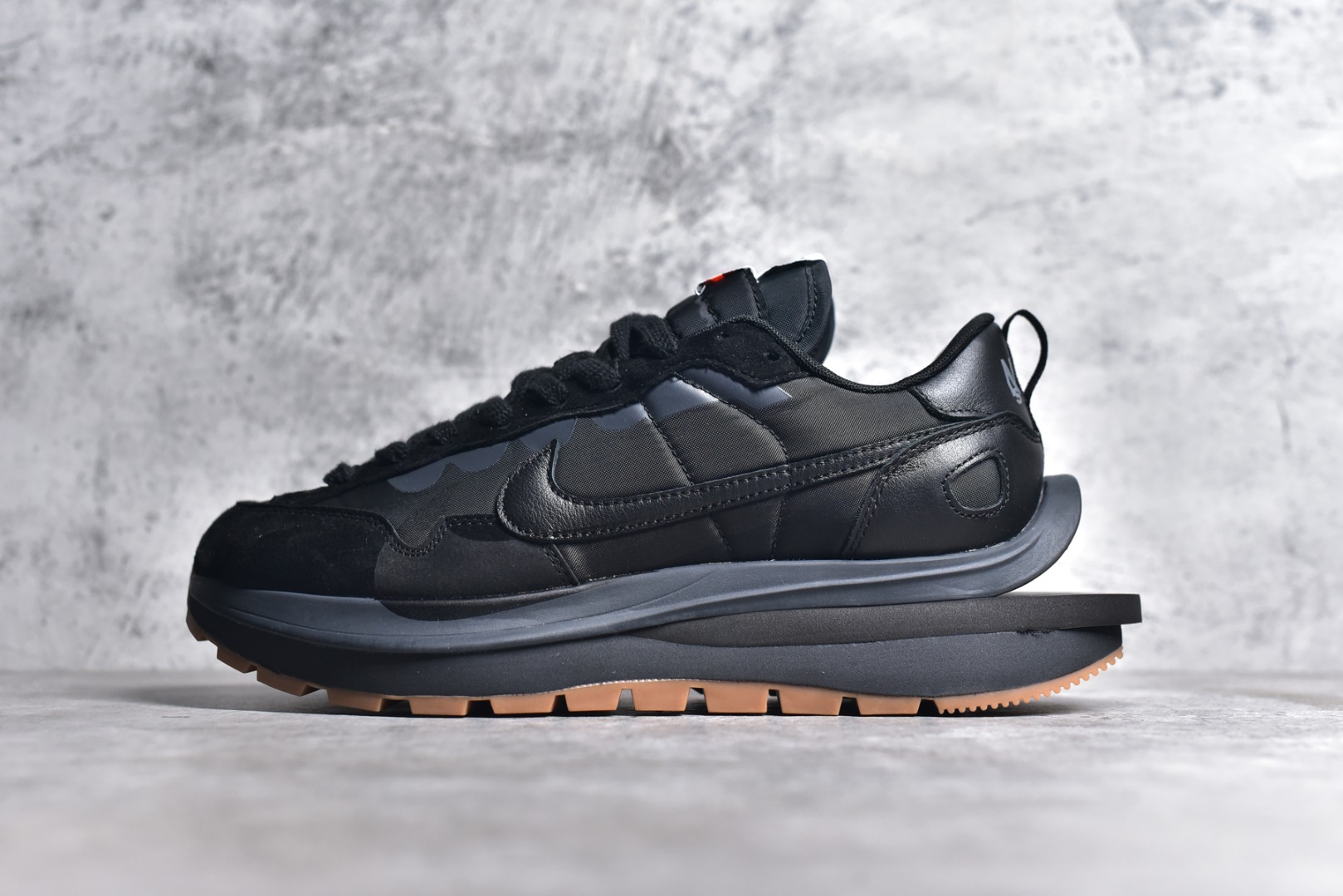 LJ BATCH NIKE VAPORWAFFLE SACAI BLACK GUM DD1875-001