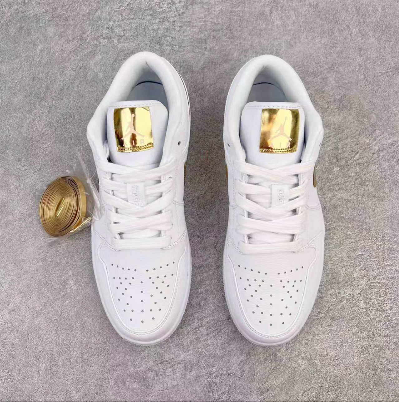 Nike Air Jordan 1 Low "White / Metallic Gold"