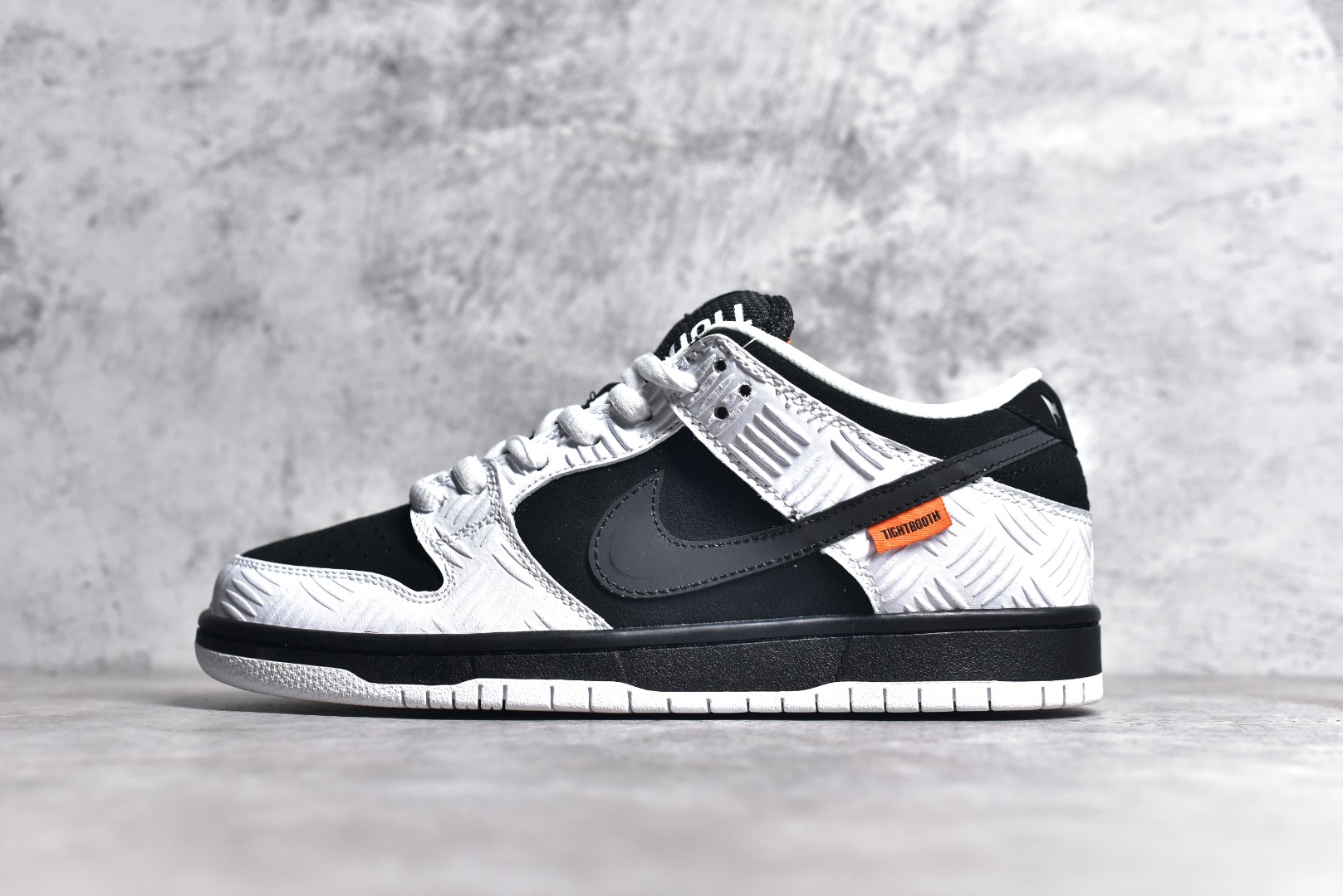 NIKE SB DUNK LOW TIGHTBOOTH FD2629-100