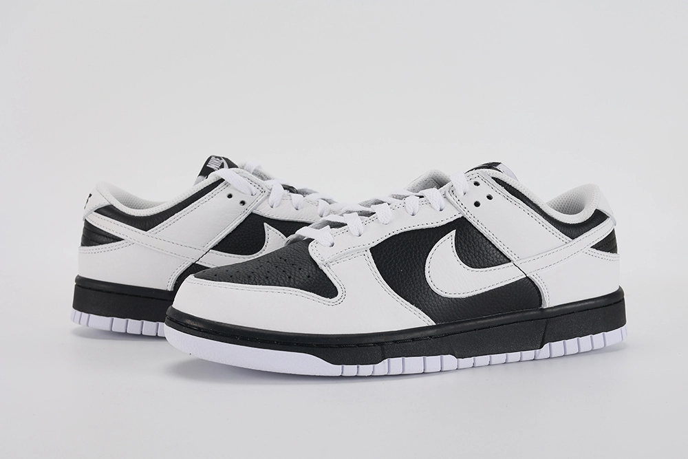 Dunk Low Reverse Panda