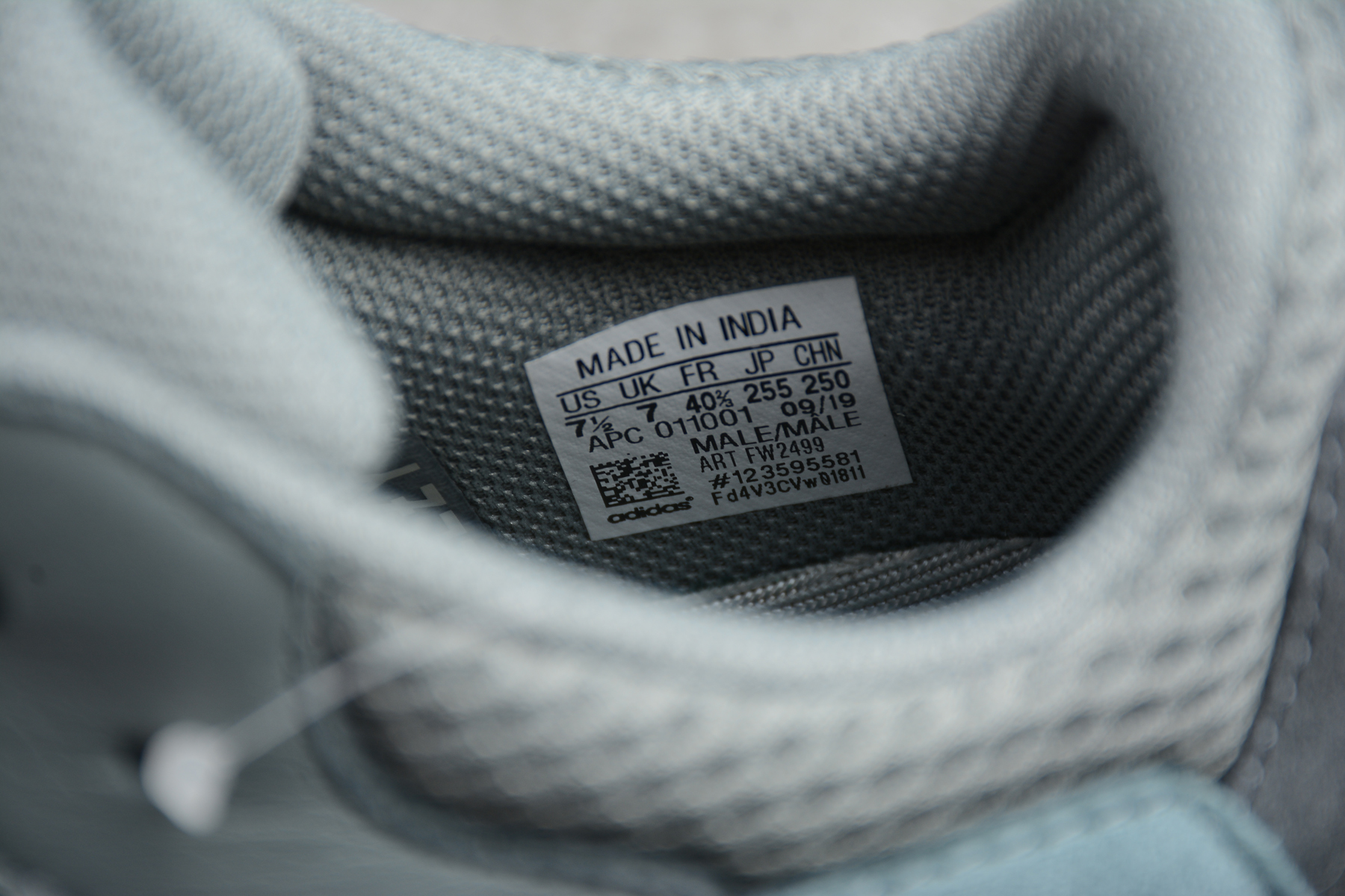 Yeezy Boost 700 “Teal Blue” FW2499
