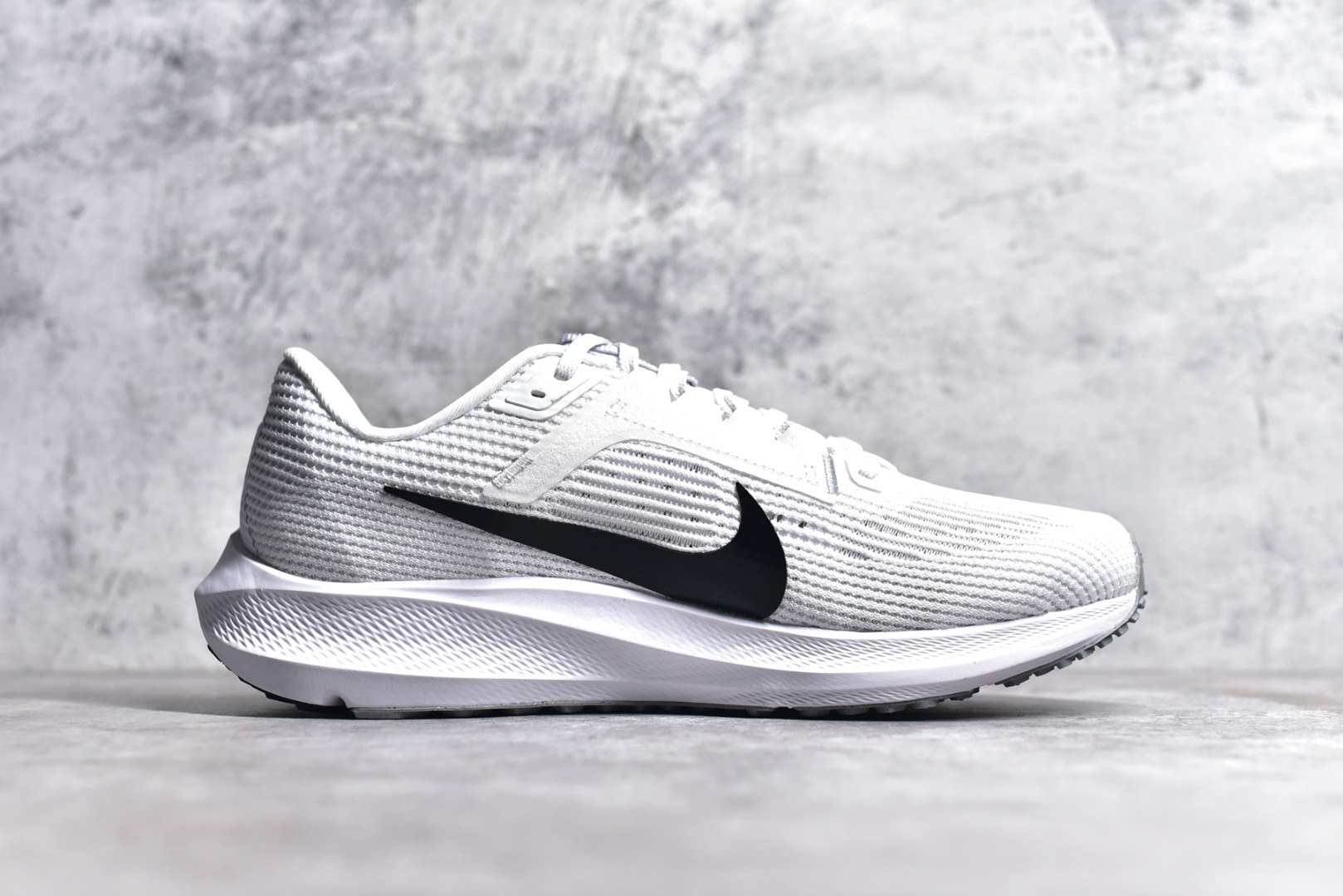 NIKE AIR ZOOM PEGASUS 40 WHITE BLACK PHOTON DUST MEN'S DV3853-102