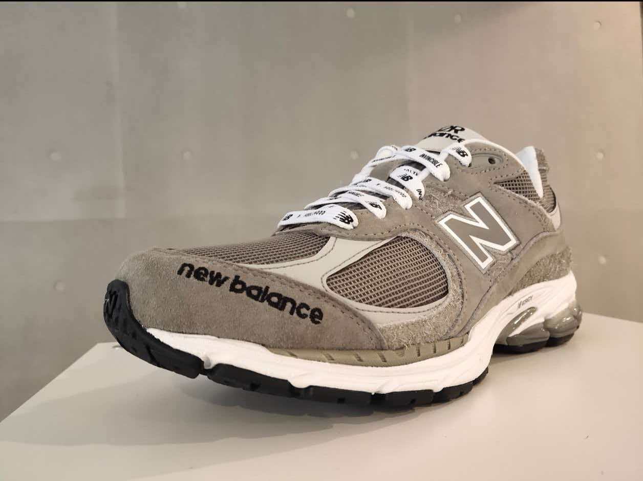 INVINCIBLE x N.HOOLYWOOD x New Balance 2002R 