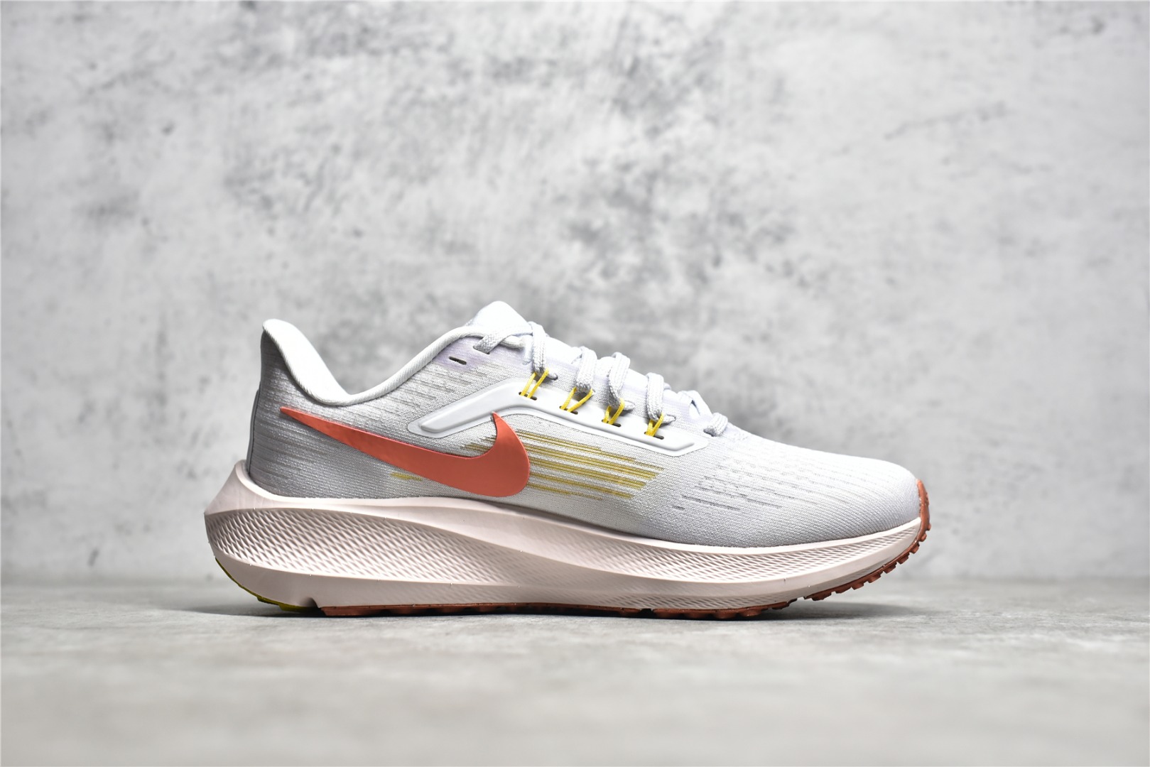 NIKE AIR ZOOM PEGASUS 39