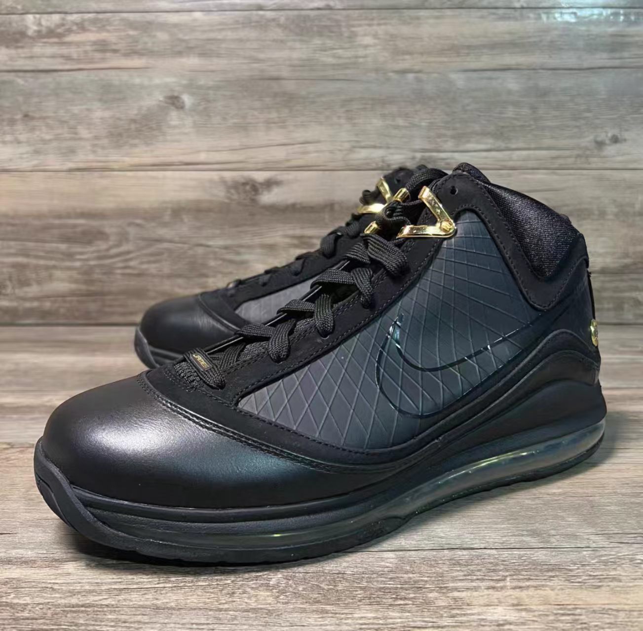 Nike LeBron 7 Black Gold