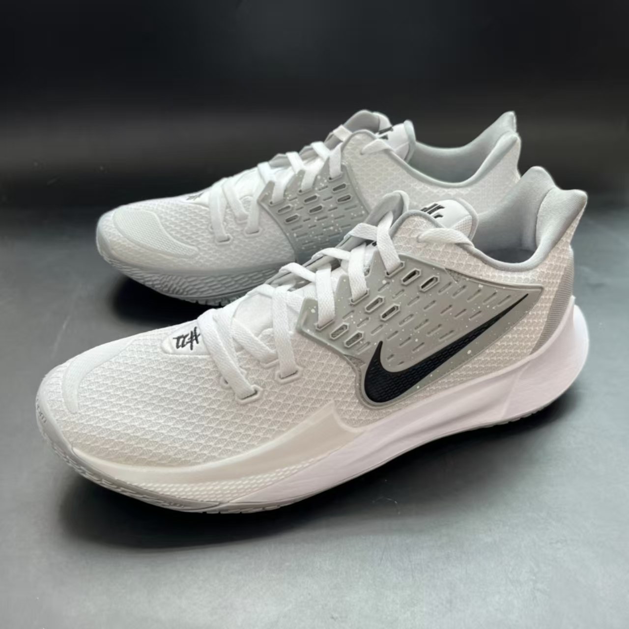 Nike Kyrie Low 2 TB 'White Grey'