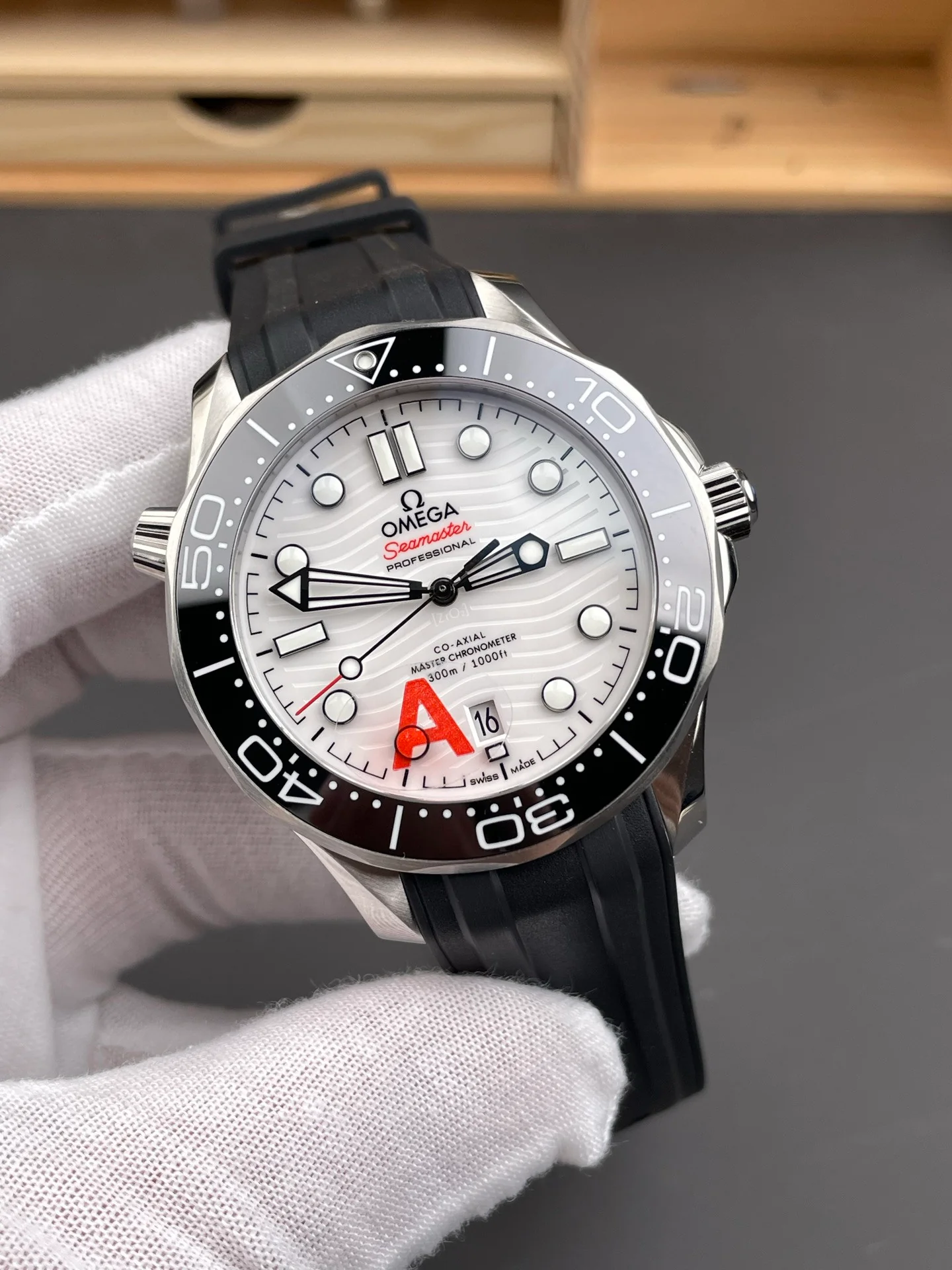 Seamaster 300 White Dial Black Rubber Strap V4 Version