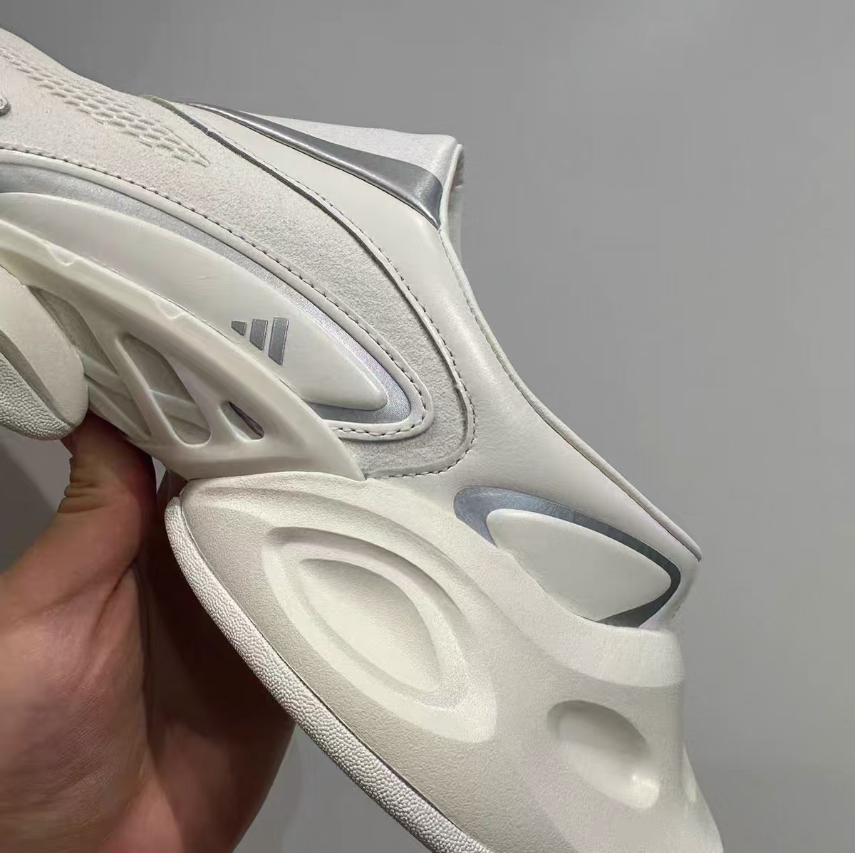 adidas XLG RUNNER MULE"Off-White/Silver"