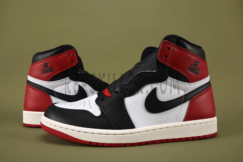 Jordan 1 Retro High OG 'Black Toe Reimagined'