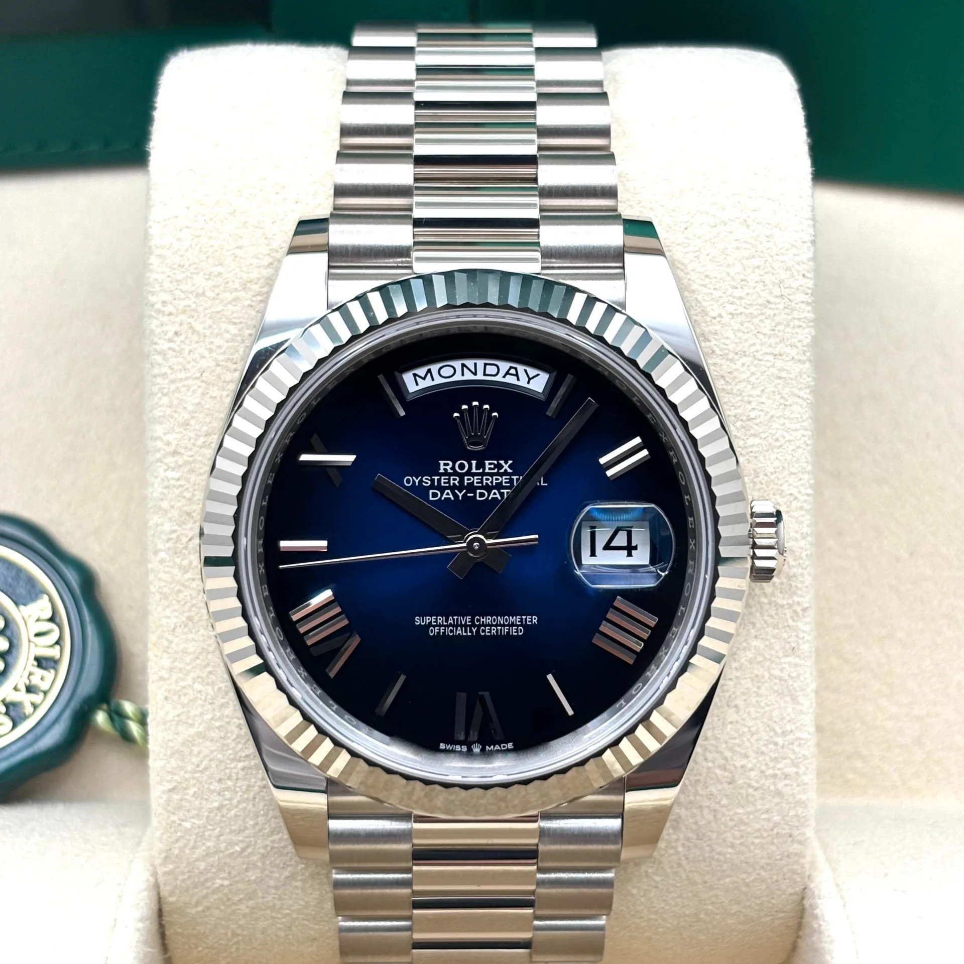 [2026 Mirror Grade]RLX  Day-Date President 40mm White Gold Blue Roman Ombre Dial - 228239