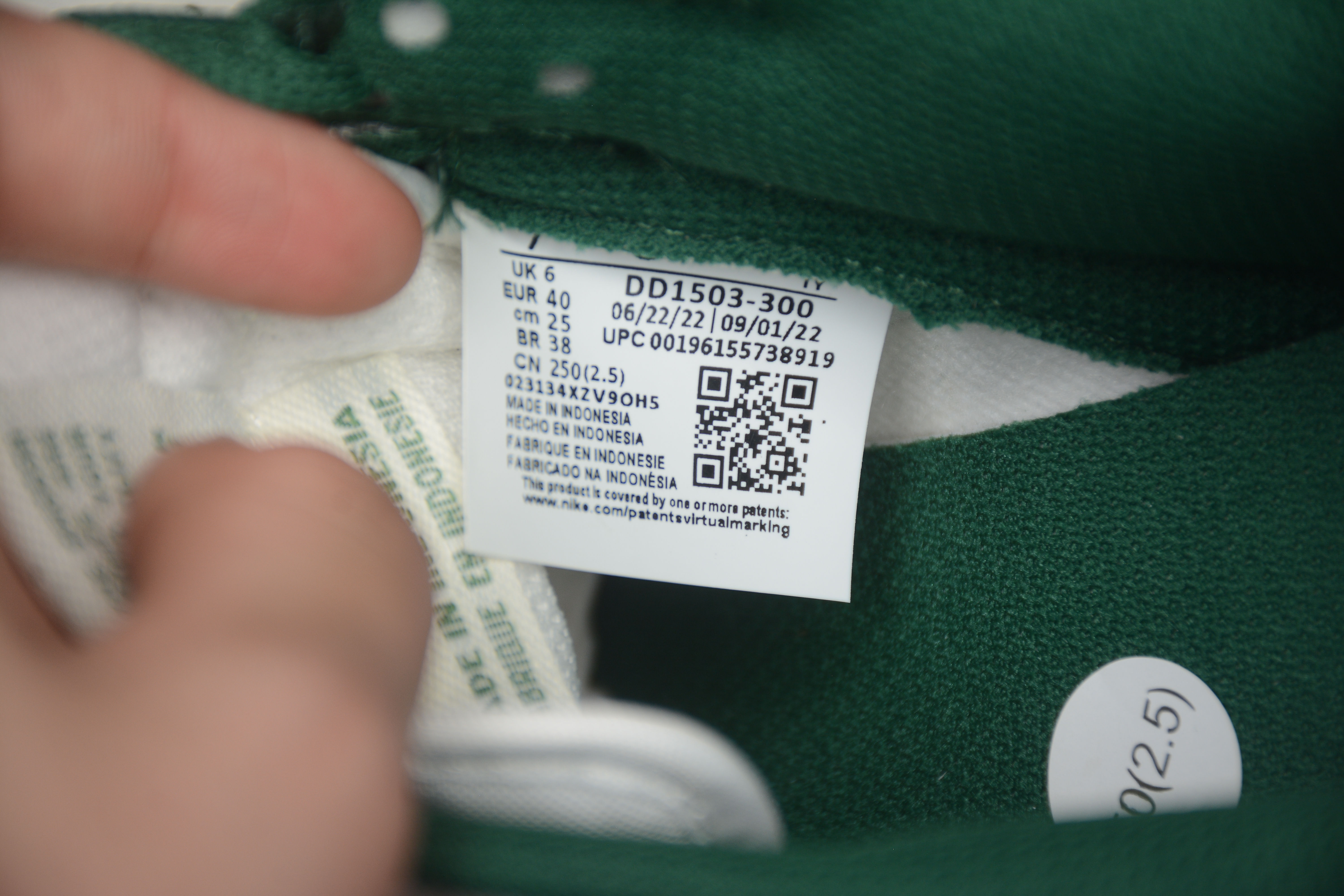 SB Dunk Low Retro Gorge Green Midnight Navy DD1503-300