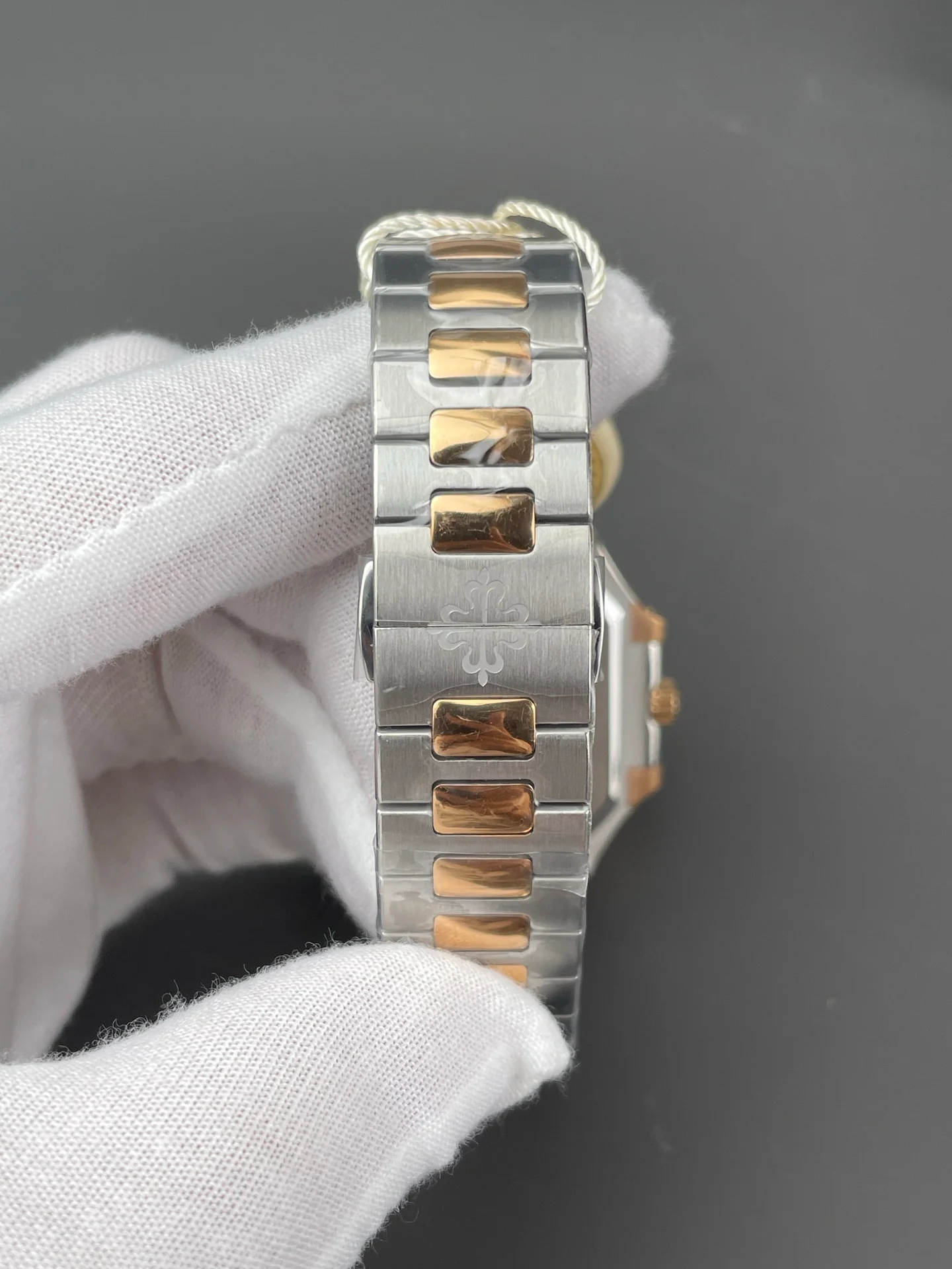 New Cubitus 5821 Rose Gold (Small TV)