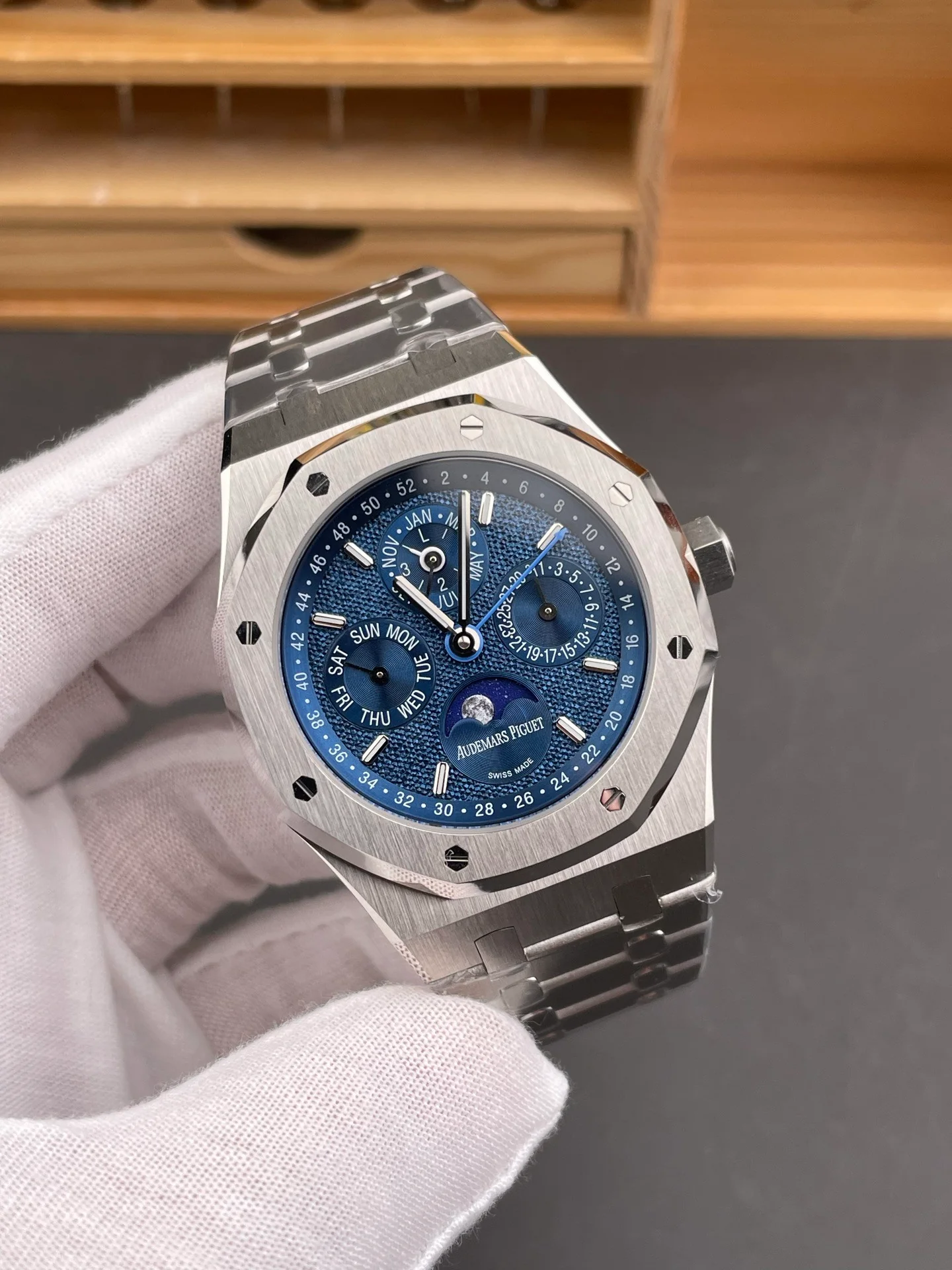 Royal Oak 26574 Blue Dial