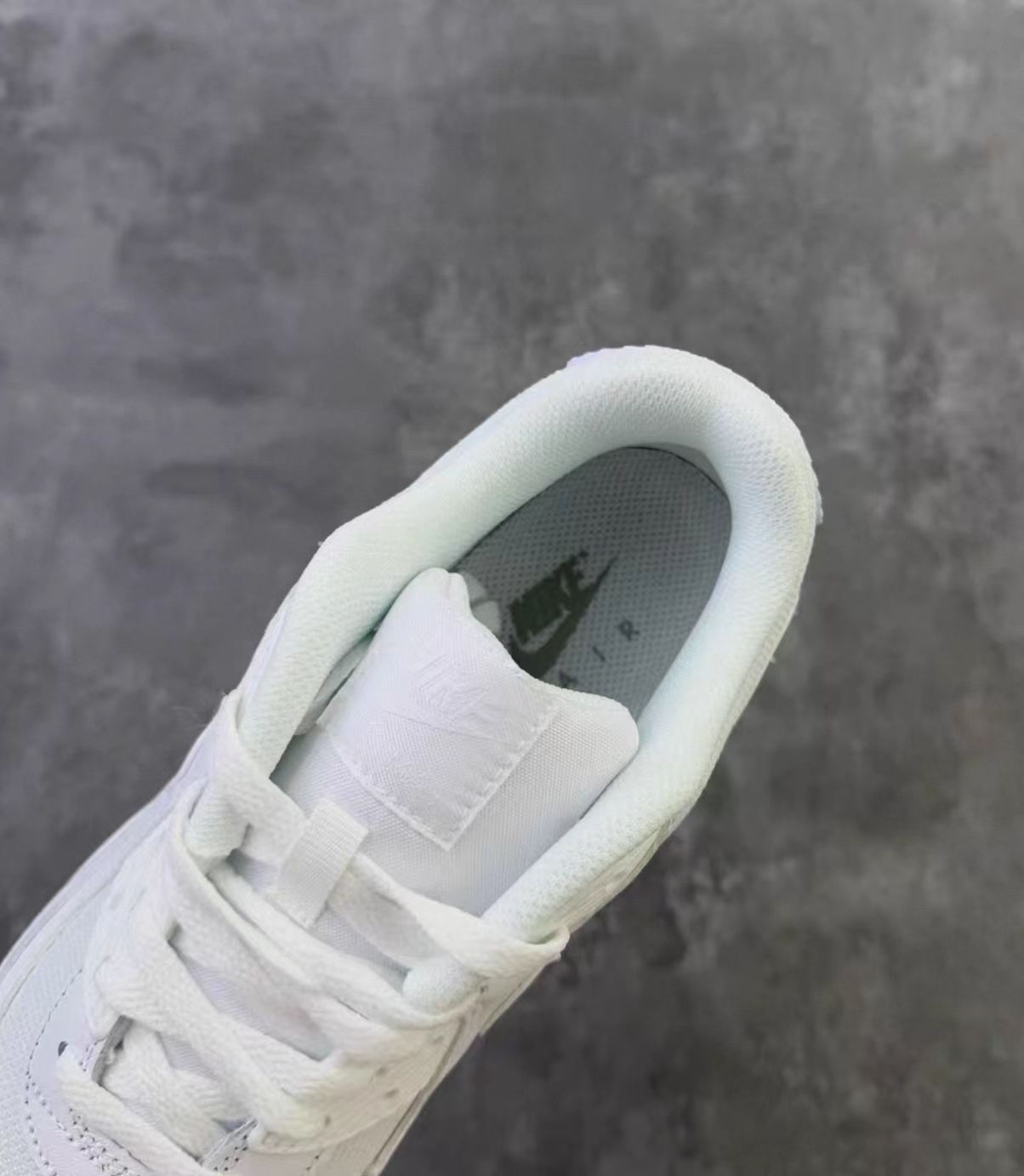 Nike Air Max 90 "Triple White"