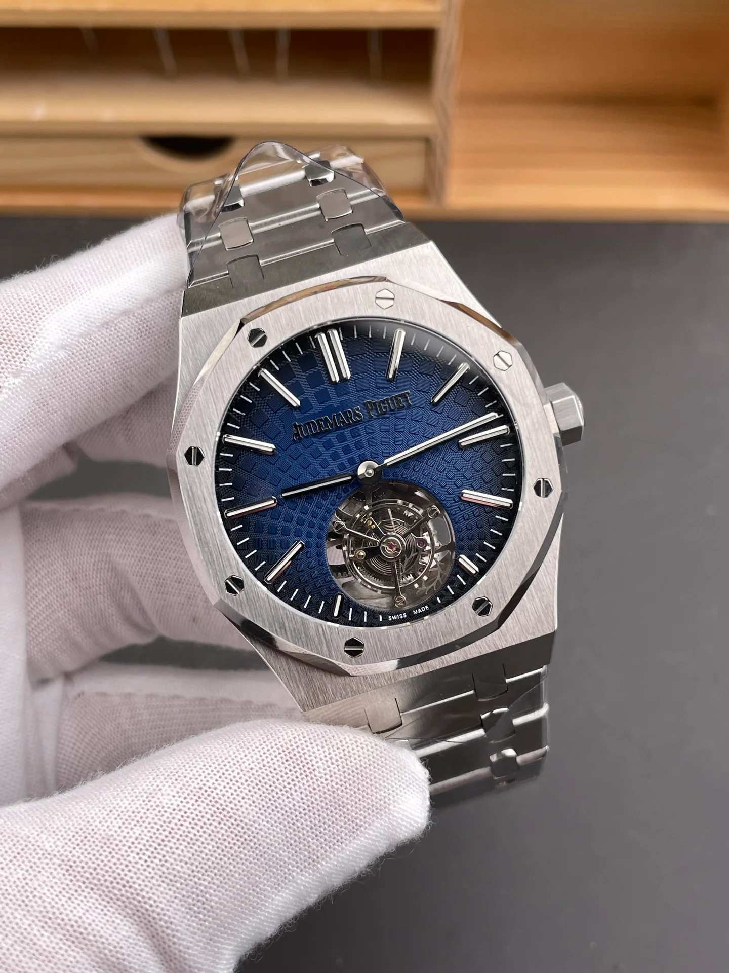 Royal Oak 26530OR Smoked Blue Dial